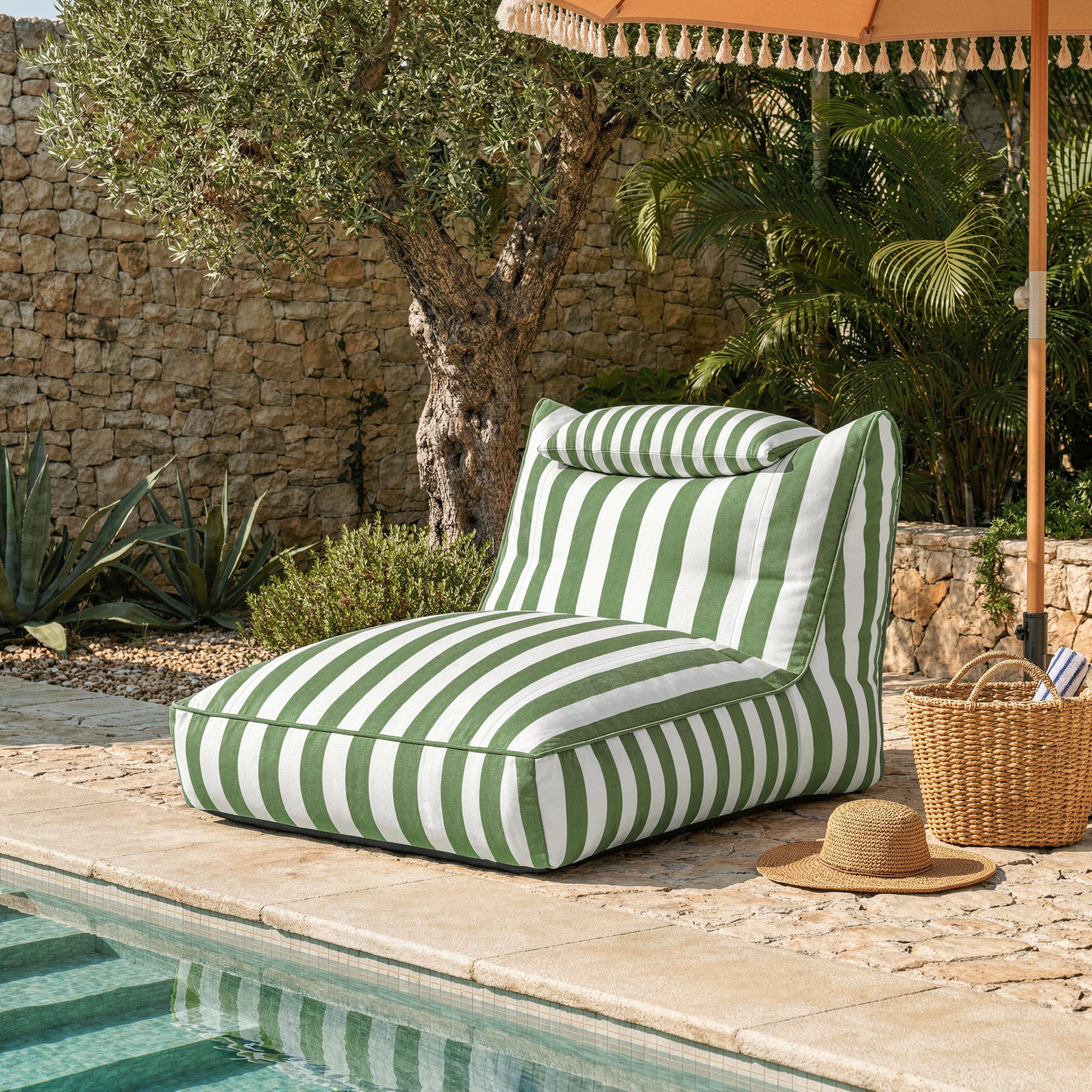 Icon Nova Outdoor Sitzsack Sessel für Erwachsene, Grün Streifen, Koyoto Stoff für Drinnen und Draußen, Riesen Sitzsack mit Füllung, Bequemer Sessel, Garten, Terrasse, Lounge, Wohnzimmer