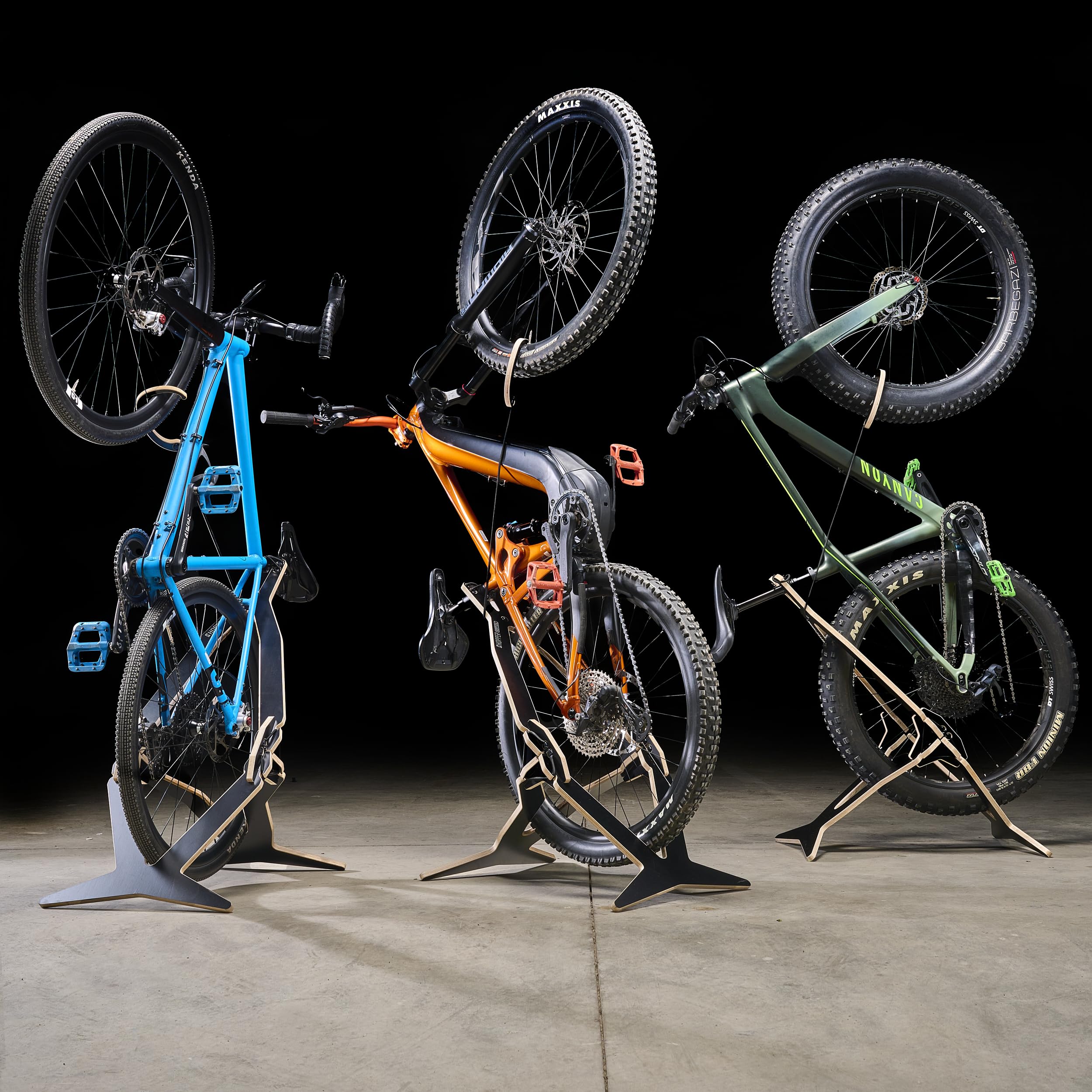 MTB Hopper Vertical Fahrradständer für den Innenbereich – Platzsparender Fahrradhalter für alle Arten von Fahrrädern – Bike Stand zum horizontalen und vertikalen Fahrradabstellplatz