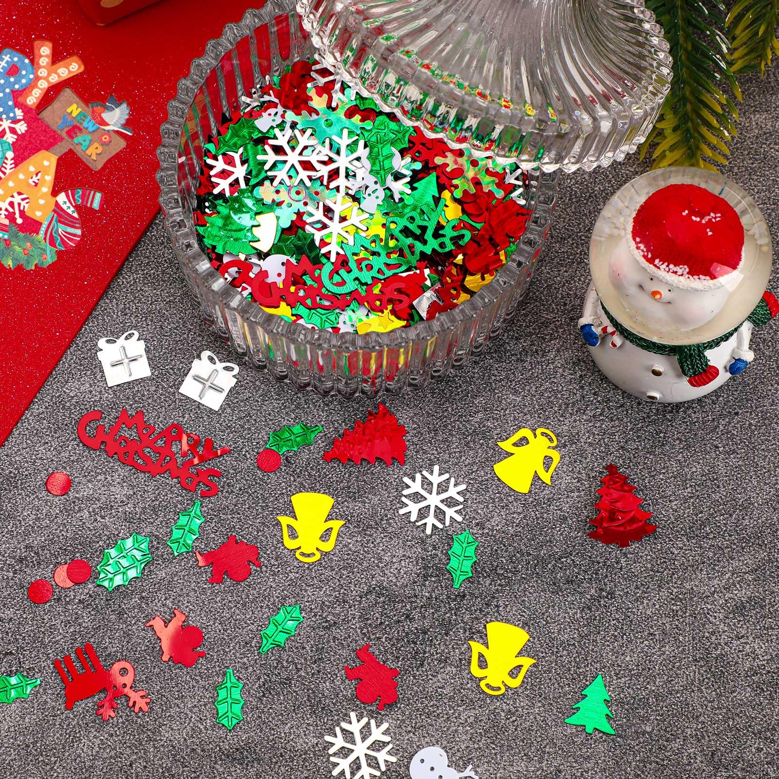 MARFOREVER Confeti de Navidad con purpurina, decoración de mesa para fiesta, confeti rojo, verde y blanco, decoraciones de fiesta, confeti de mesa, espolvoreos, Papá Noel, árbol de Navidad, alce para