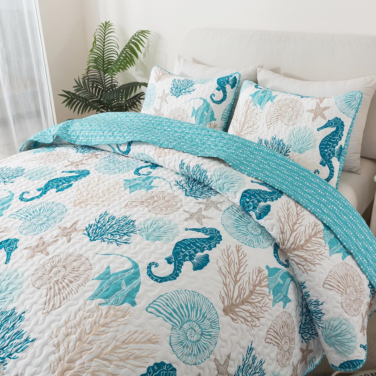 Soul & Lane Beach Quilt Set – King and 2 Shams, Coastal Bedding and Ocean Themed Quilt with Seahorse Starfish Design, Lightweight Beach Bedspread, Quilted Nautical Comforter Set, Coastal Beauty