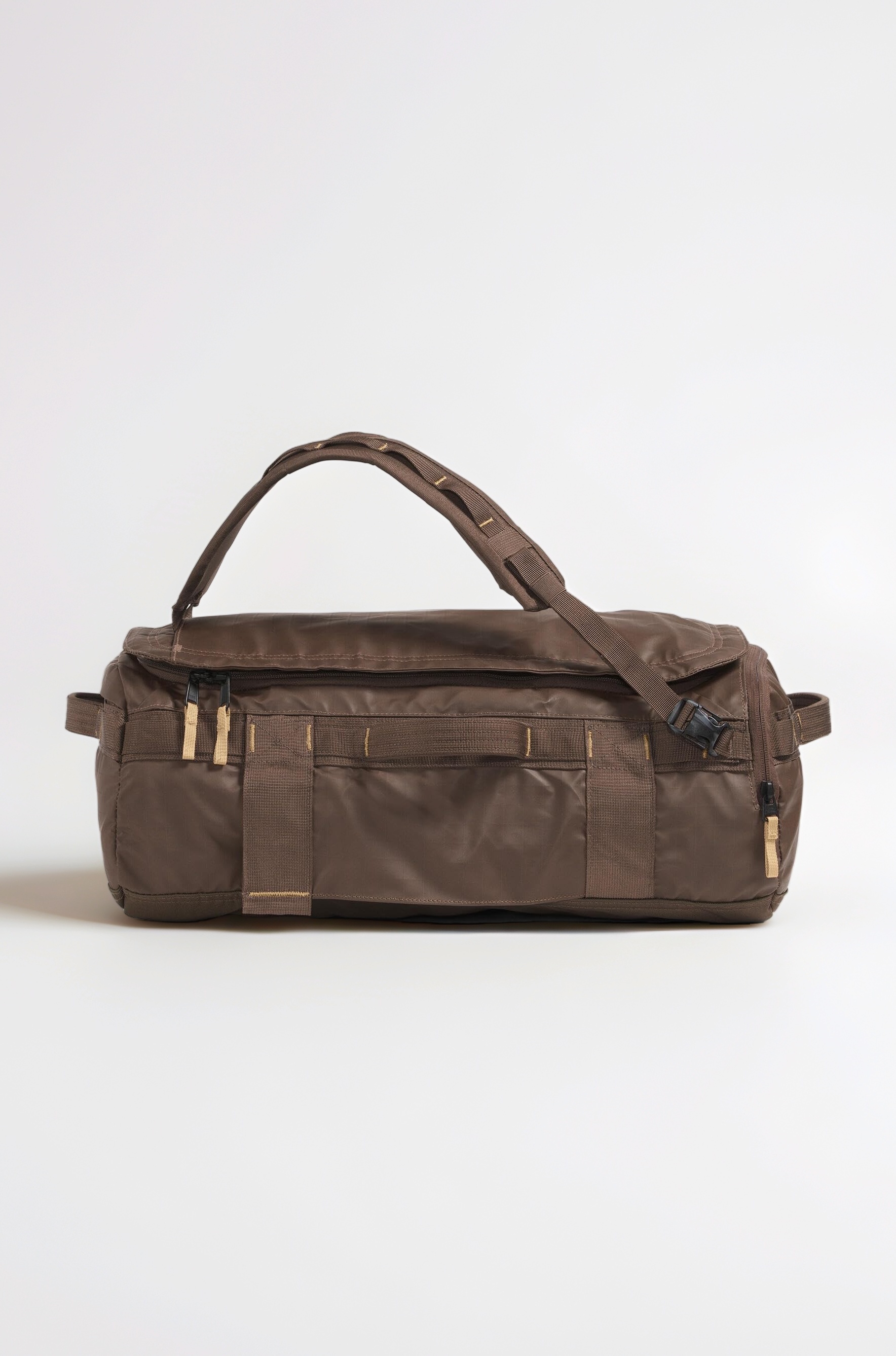 THE NORTH FACE Base Camp Voyager Duffel—32L, Smokey Brown/Khaki Stone, One Size, Classic, Rugged
