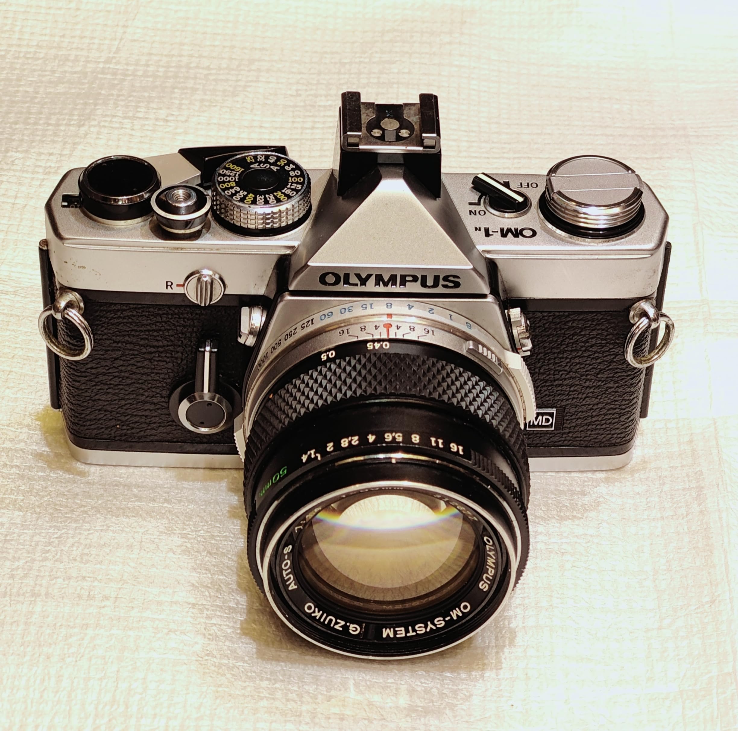 フィルムカメラ Olympus OM-1 Silver 35mm SLR FilmCamera Olympus om-1 SLR 35mm flim Camera : Amazon.in: Electronics