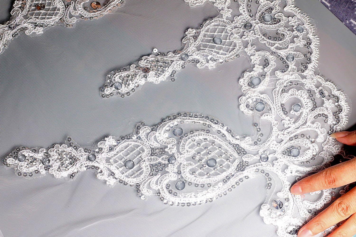 ElieHouse 1 Tier Cathedral Sequin Lace Wedding Bridal Veil With Metal Comb E63 Ivory