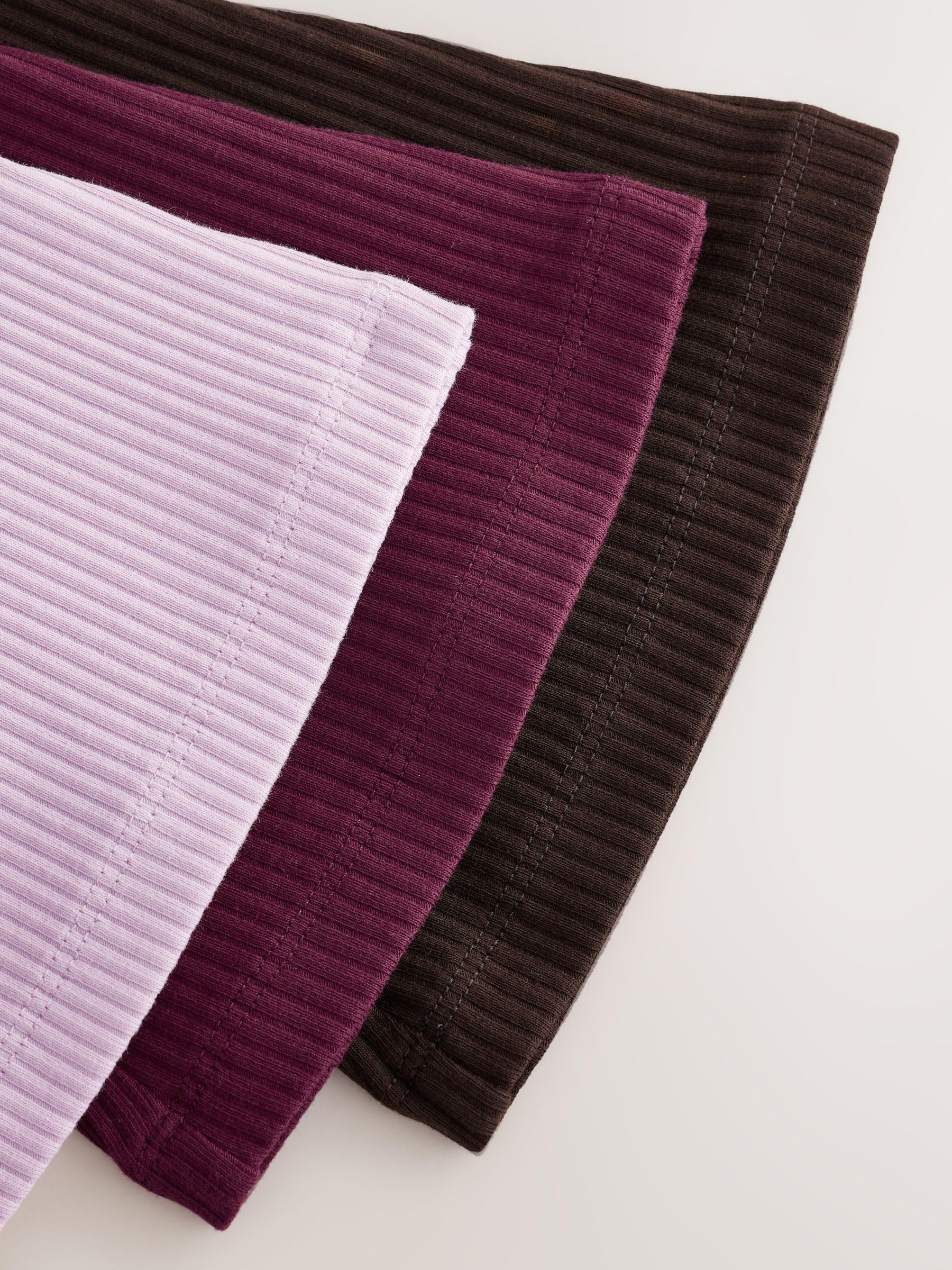 Starsze dziewczynki Legginsy z prążkowanego materiału z rozszerzanymi nogawkami w trzyczęściowym zestawie Baker by Ted Baker