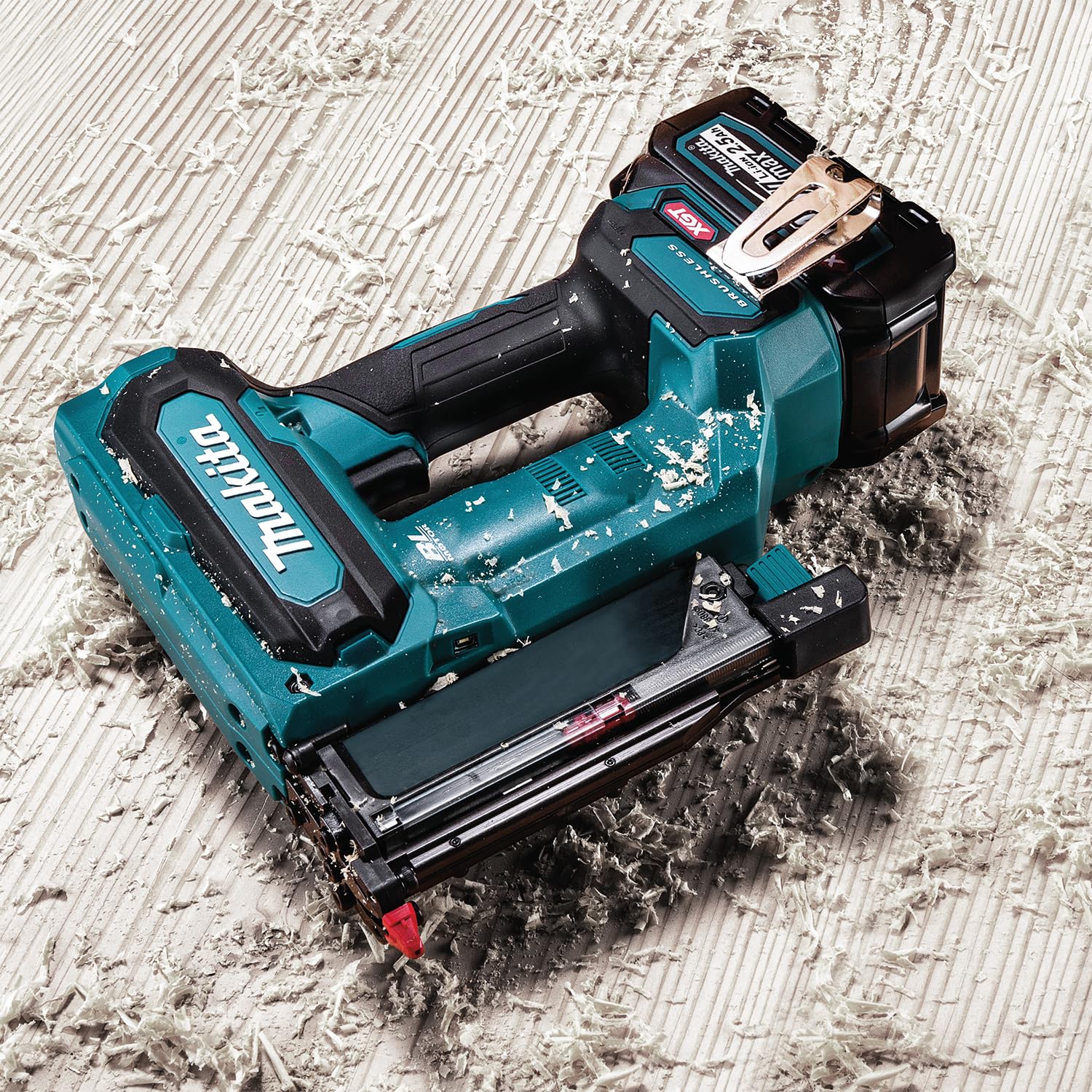 Makita PT001GZ Clavadora sin escobillas 40V Max Li-ion XGT Baterías y cargadores no incluidos