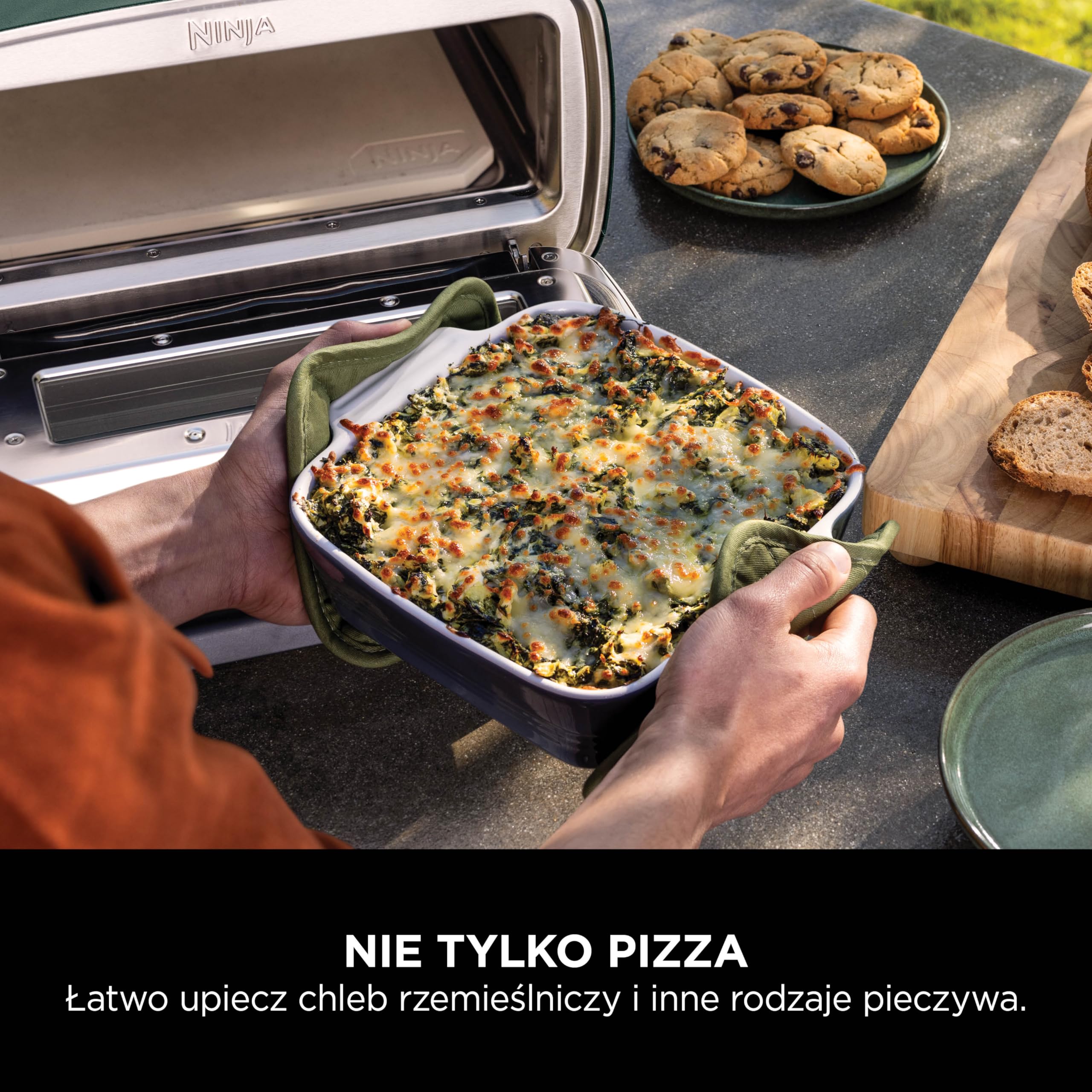 Ninja Artisan elektryczny zewnętrzny piec do pizzy i frytkownica beztłuszczowa z 4 funkcjami gotowania, deska do serwowania, nóż, kamień do pizzy 30 cm, łopata, blacha i kosz, zielony MO201AMZEU