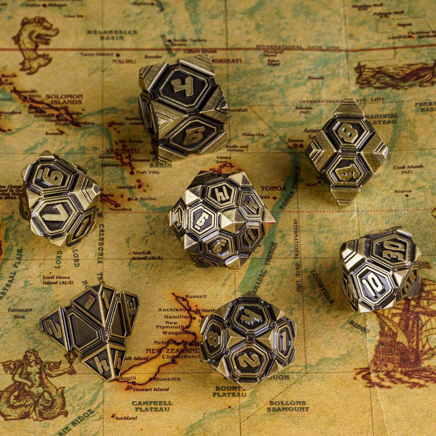 Metal UFO Dice Set, 7 Die Metal Polyhedral Dice Set for DND Dungeons and Dragons Role Playing Games,with Skull Bag.(Ancient Bronze)