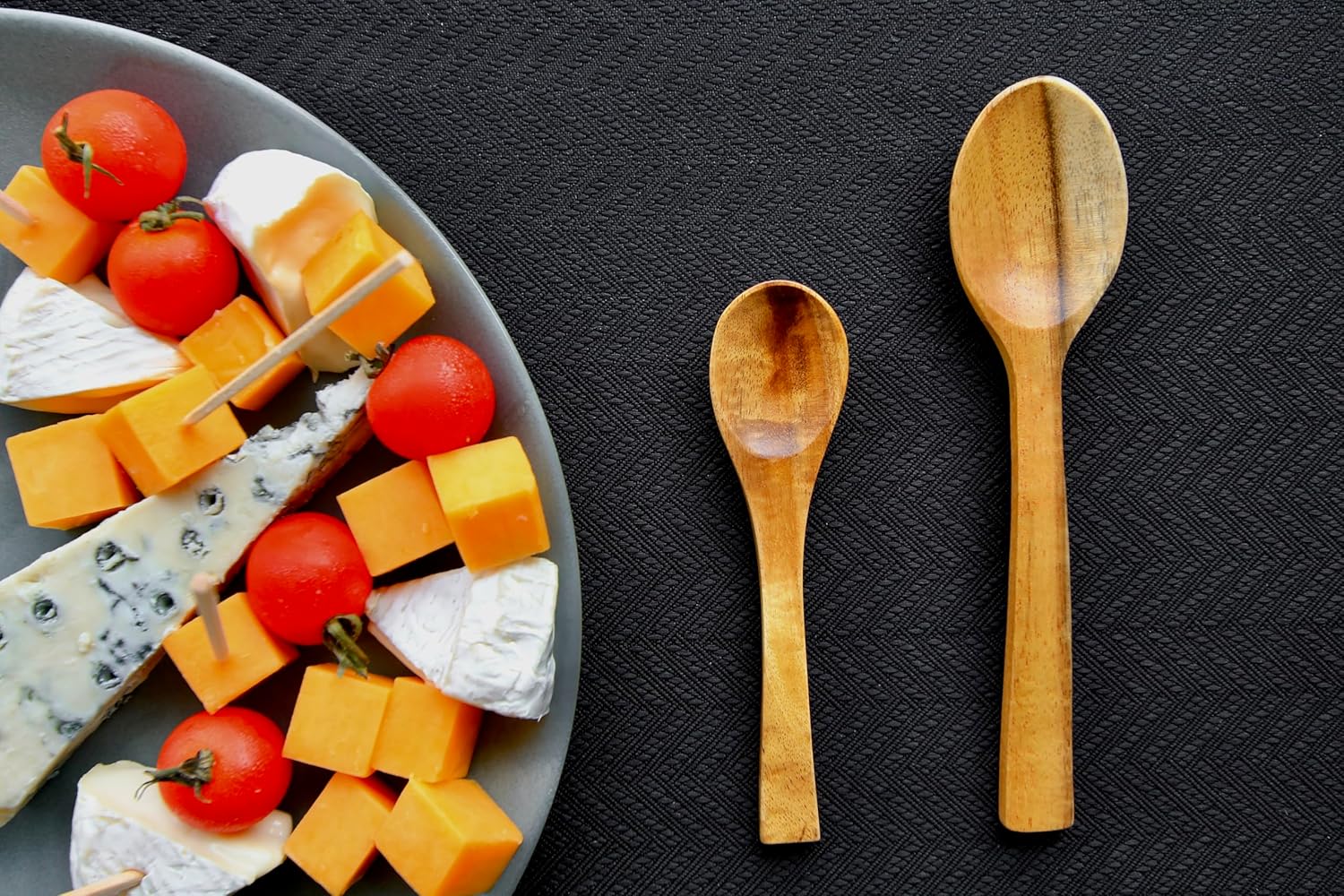 Black Table Runner 144 inch, Outdoor Dining Table Runners, Wrinkle-Free Coffee Table Runner, Waterproof Long Dresser Scarf, Decor for Nightstand, Dinner Parties, Wedding, Easter, Mothers Day