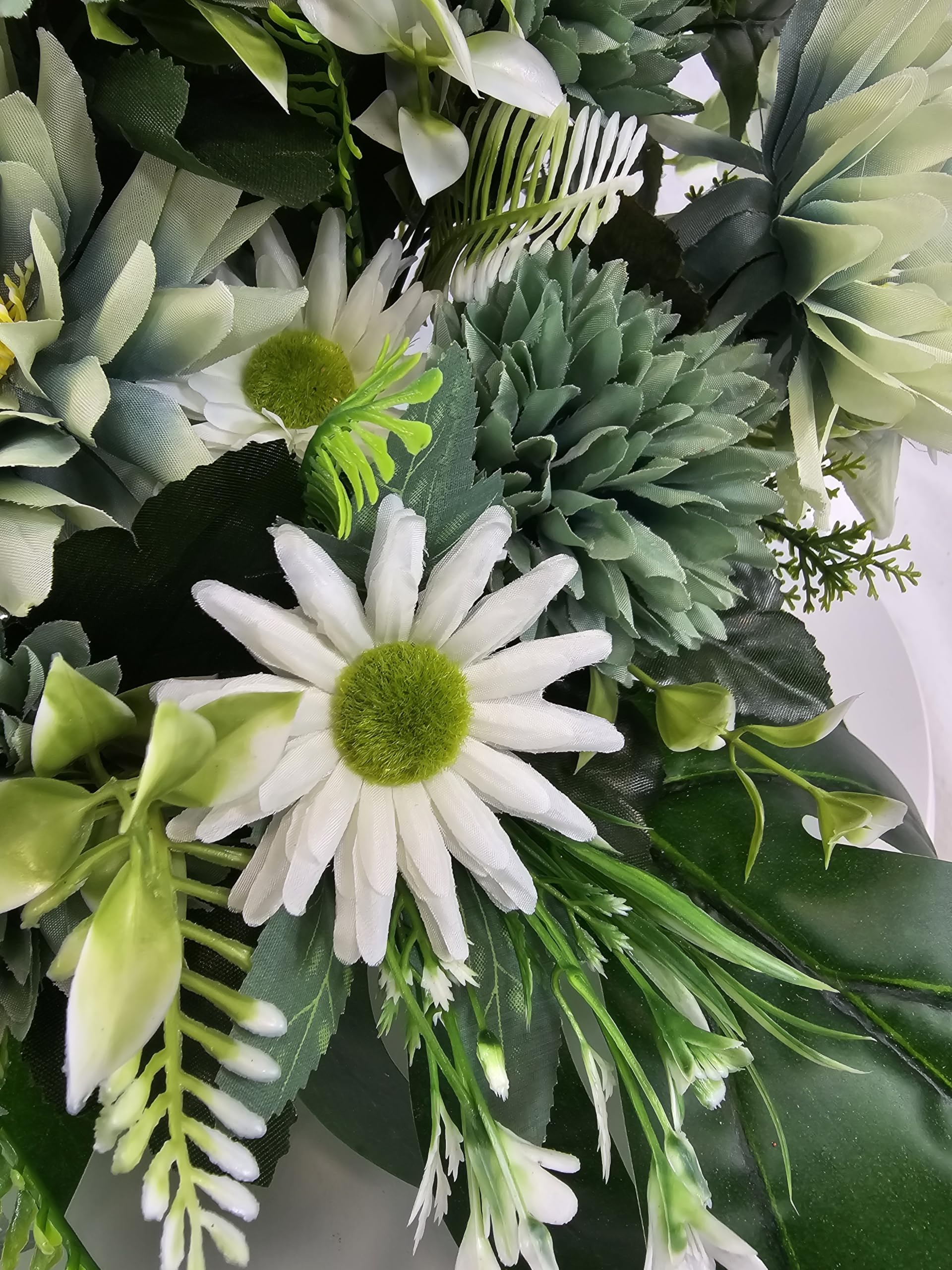 DRW Centro de Flores Artificiales Cementerio, Iglesia Bodas sepulturas Beige y Verde con liliums, Lilas, Margaritas y Pompones 60x28x64 cm