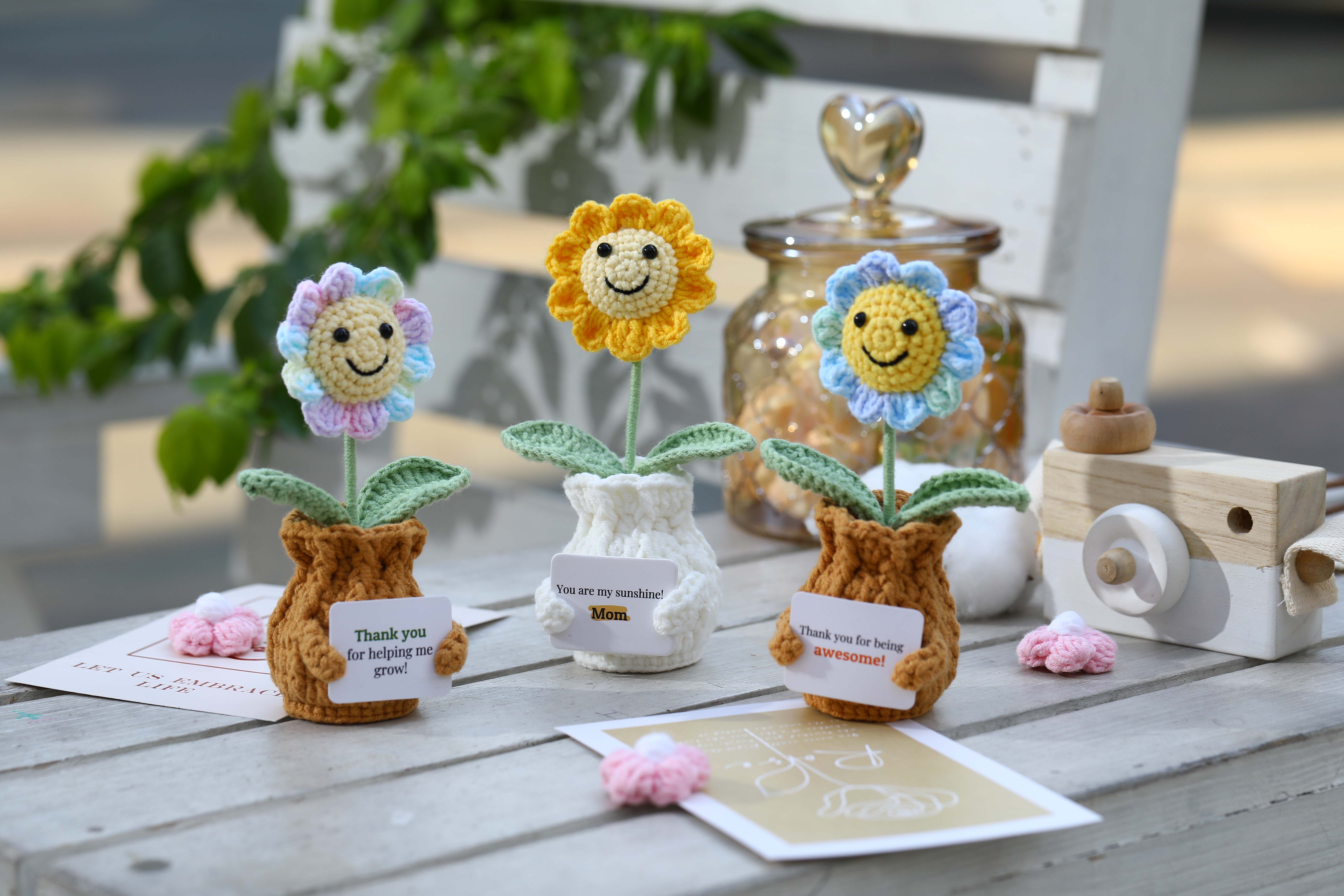 Amazon.com: YOOJEE Forget-Me-Not Crochet Flower Potted Plant Gift