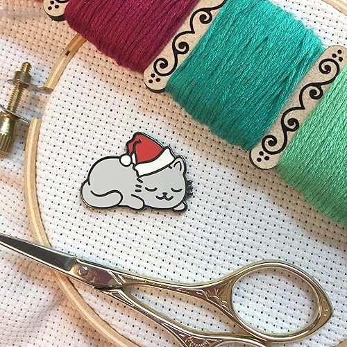 Miniatura 5 de Sleepy Christmas Kitty in Santa Hat Magnetic Enamel Needle Minder