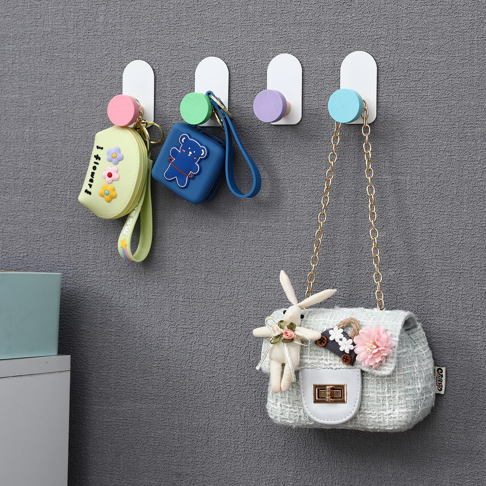 APOMOONS - Ganci adesivi colorati da parete, confezione da 5 ganci per asciugamani autoadesivi, senza fori, adatti per bagno, camera da letto, cucina, soggiorno, vestiti per bambini