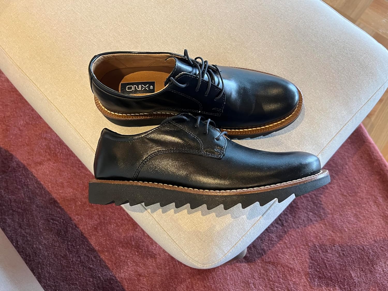 Sapato Social Derby Masculino Em Couro Solado Tratorado Exclusivo em promoção! Veja a oferta e mais achadinhos de Sapatos 6 Hoje é o melhor dia para comprar Sapato Social Derby Masculino Em Couro Solado Tratorado Exclusivo com aquele preço maroto! Promoção! Aproveite a oferta! 6