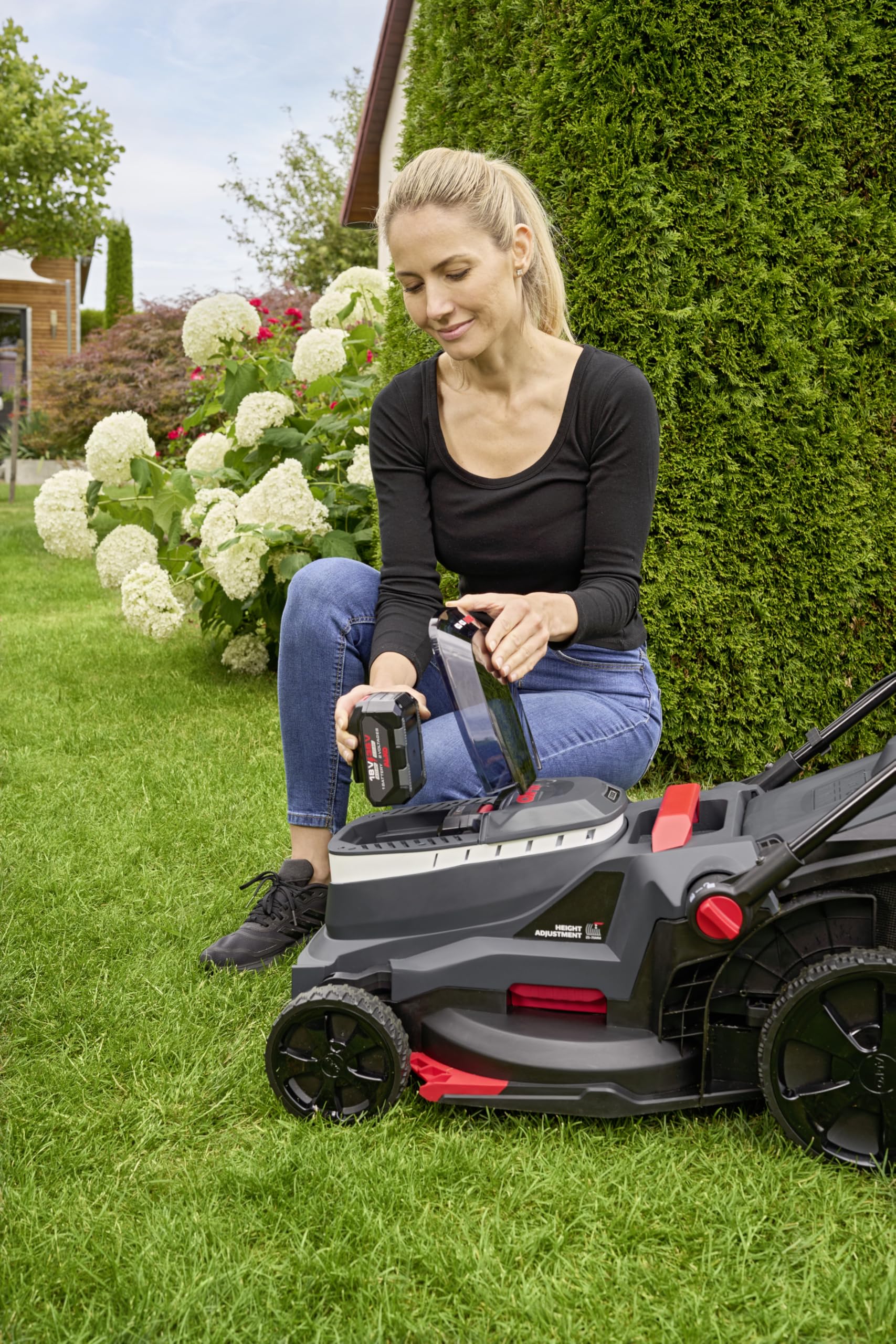 AL-KO Cortacésped inalámbrico 38.6 Li Comfort, Ancho de Corte de 38 cm, Altura de Corte Central, para césped de hasta 500 m², Incluye 2 x 18/36 V (4 Ah/2 Ah) y Cargador Doble