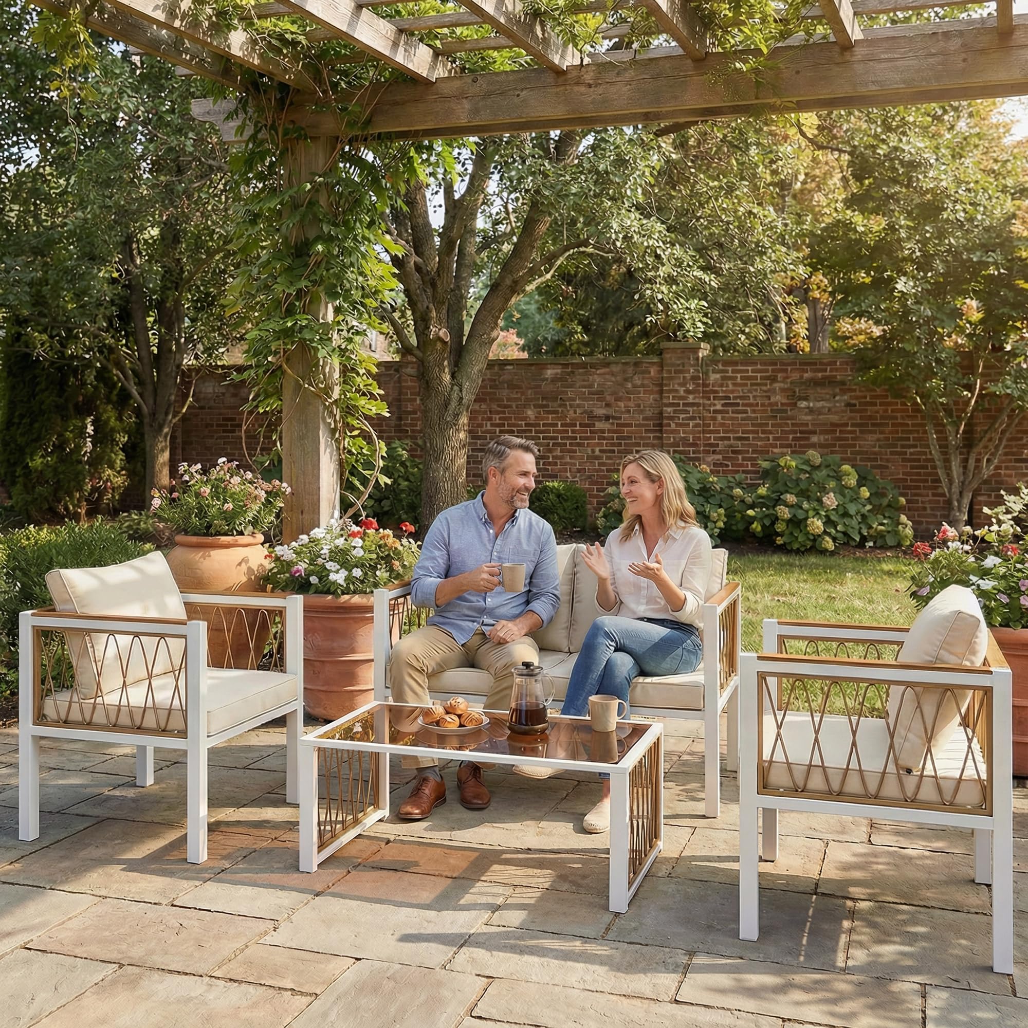 Outsunny Gartenmöbel Set 4-Teilig Polyrattan für 4 Personen Cremeweiß | Lounge-Set mit Zweisitzer, 2 Sessel, Glastisch, Abnehmbare Kissen, Rutschfeste Matte, Balkonmöbel Sitzgruppe