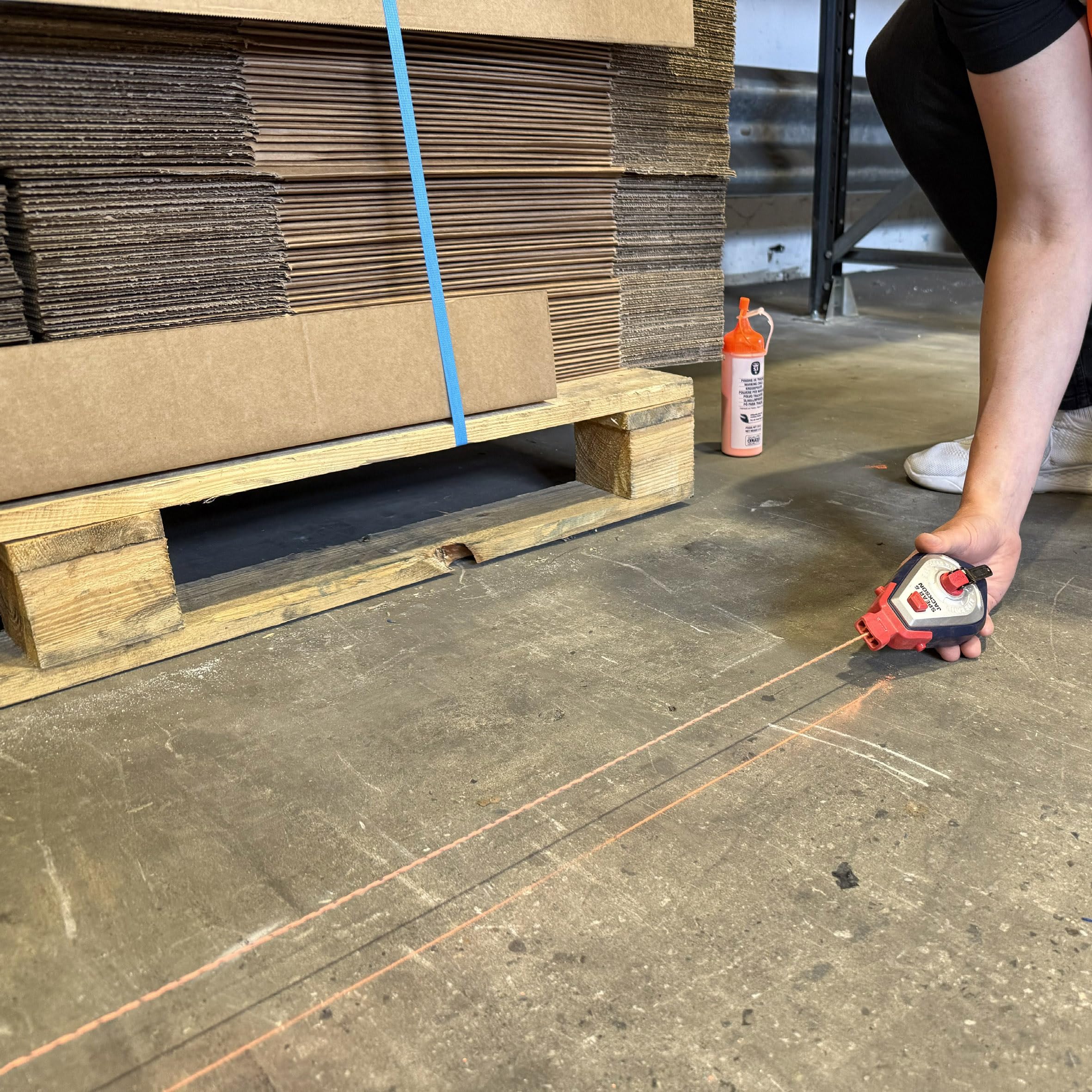 Spear & Jackson CHALKLINE Cuerda Trazadora de Aluminio, 30m/100ft con Enrollado Rápido, Incluye Polvo de Tiza, Marcador para Albañiles, Constructores y Uso Exterior, Duradera y de Fácil Recarga