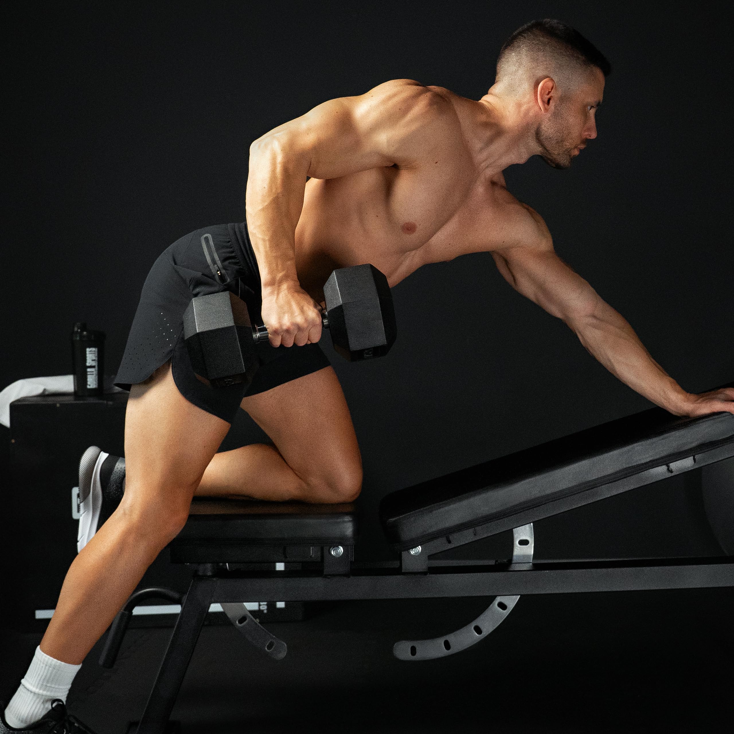 GORILLA SPORTS® Hexagon Kurzhanteln 2–50 kg, gummiert, mit oder ohne Ablage | Schwarze sechseckige Hanteln aus Gusseisen mit gerändeltem Chromgriff, rutschsicher und rollfest; Dumbbell, Krafttraining