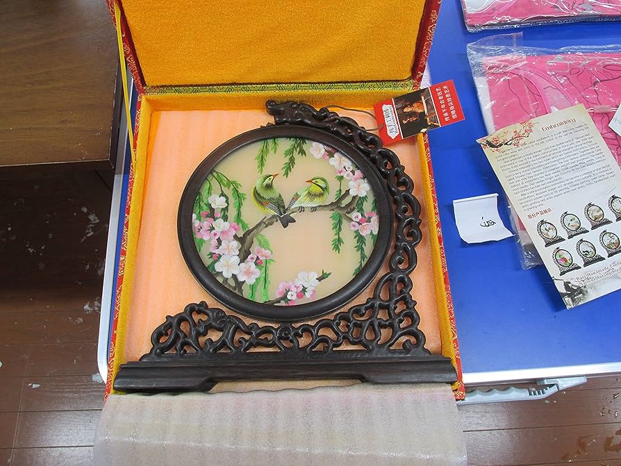Amazon.co.jp: 両面刺繍 高級刺繍 中国刺繍工芸品 置物 木彫り