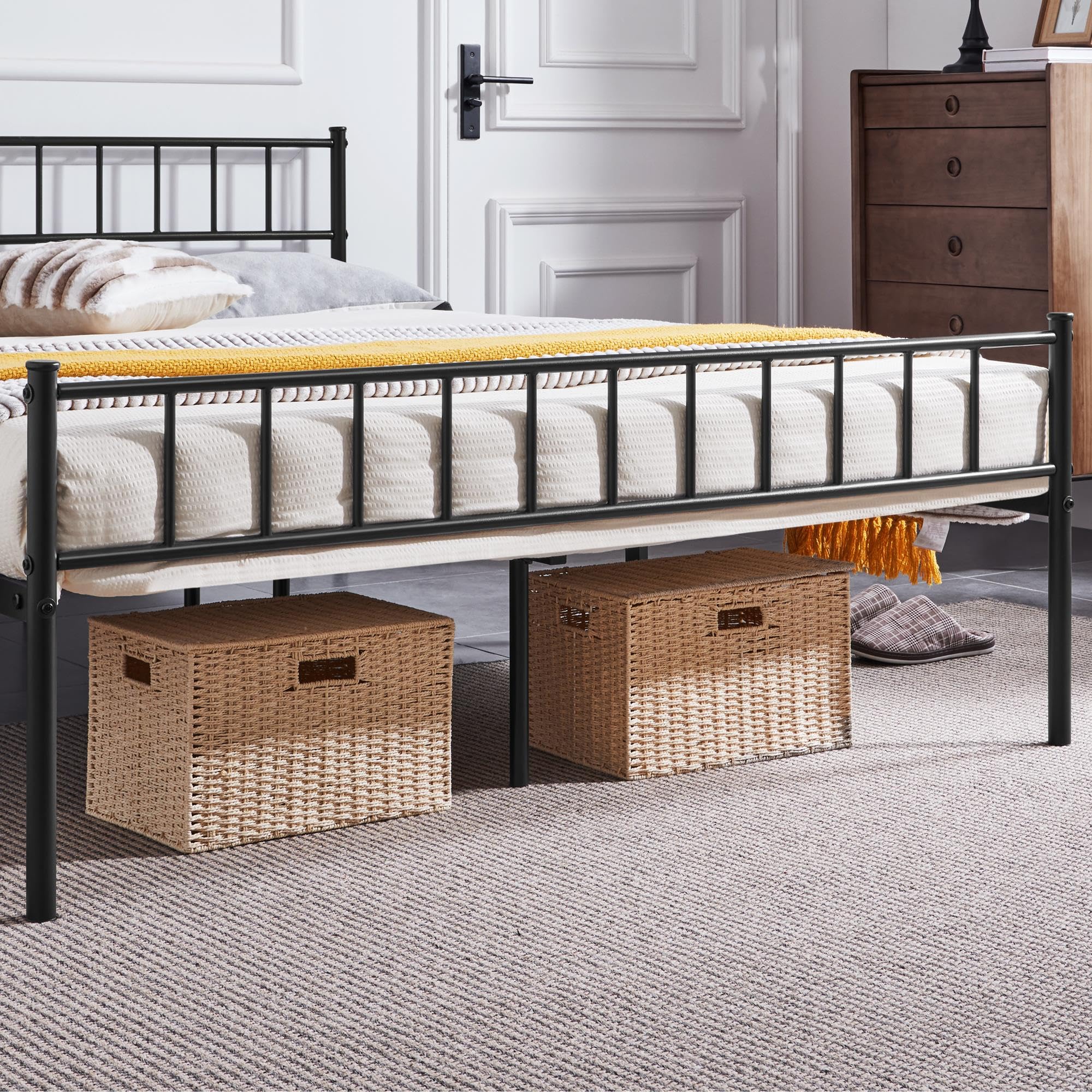 Yaheetech Metallbett 160 x 200 cm Bettrahmen mit Kopfteil Bettgestell aus Metall Gästebett mit Lattenrost für Schlafzimmer Gästezimmer Schwarz