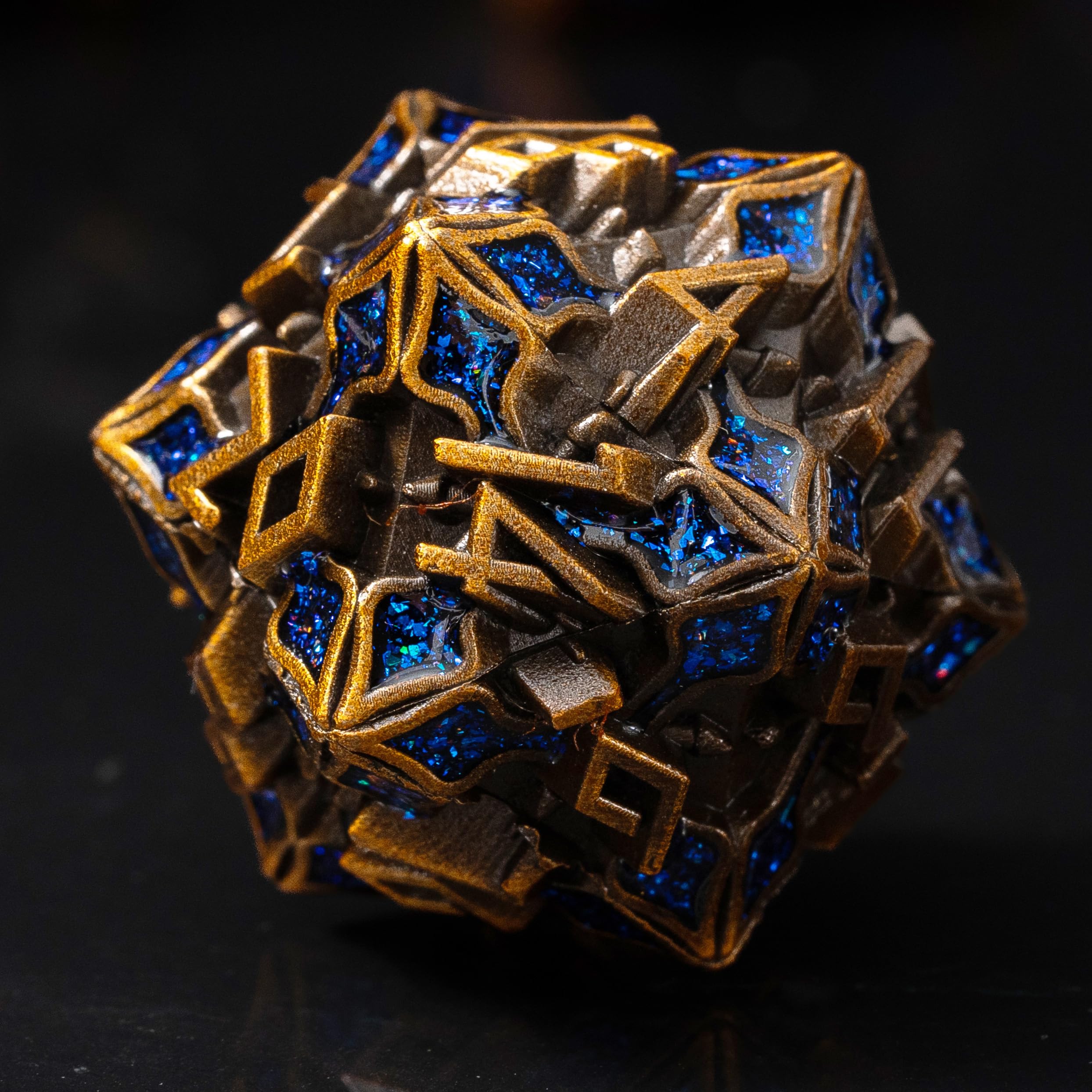 Dadi in metallo per DND, serie Spire Sanctum, set di dadi poliedrici per D&D, giochi di ruolo e altro ancora, rotoli bilanciati, bellissimo set da 7 pezzi per dungeons and dragon (oro antico blu