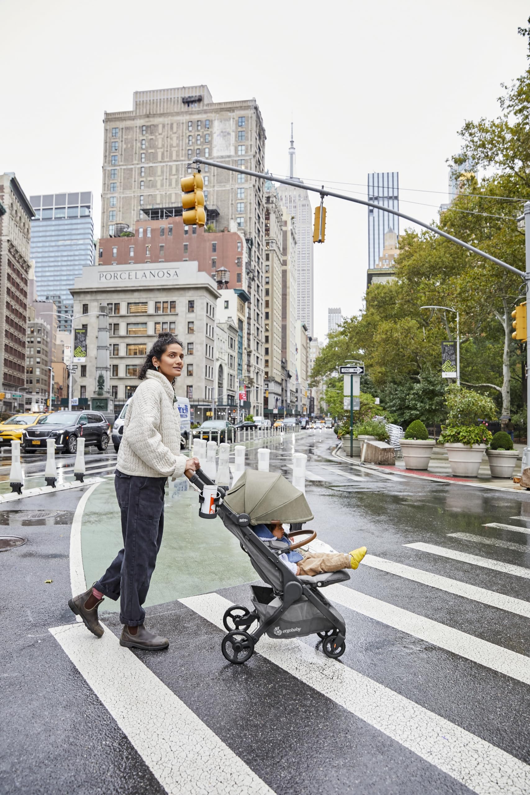 Ergobaby Metro+ Deluxe wózek dziecięcy z funkcją leżenia, wózek dziecięcy premium od urodzenia do 22 kg, składany i kompatybilny z fotelem samochodowym, kierownica z regulacją wysokości, zielony