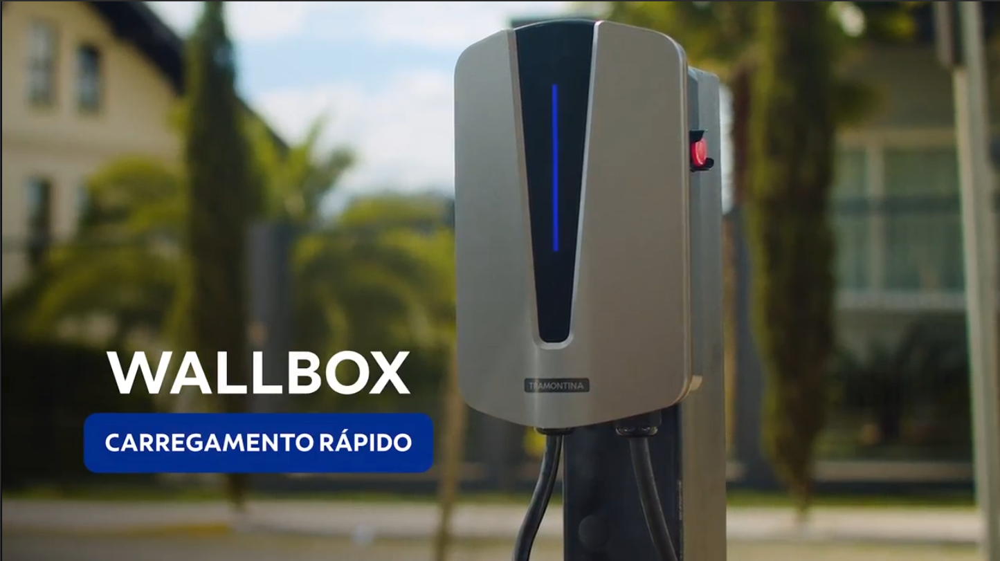 Comparativo vibrante e colorido entre carga lenta com carregador original e carga rápida com wallbox