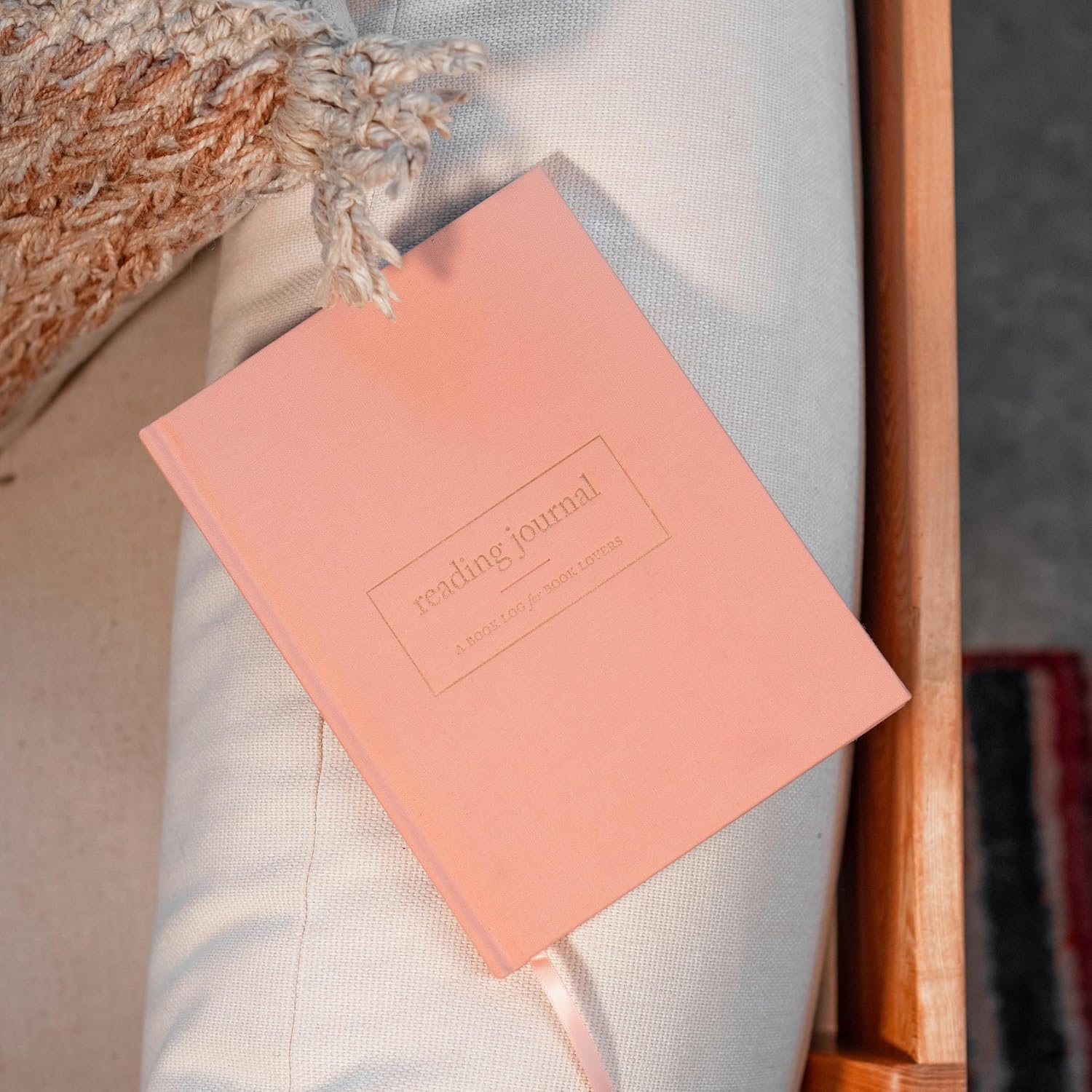 DUNCAN & STONE PAPER CO. Reading Journal for Book Lovers, 120 Pages - Linen Bound Reading Log for Tracking Books - Easy Use Daily Journal - Ideal Book Lovers Gifts, Dusty Rose