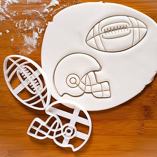 Miniatura 2 de Juego de 2 cortadores de galletas de fútbol americano (diseños casco y fútbol), 2 piezas - Bakerlogy