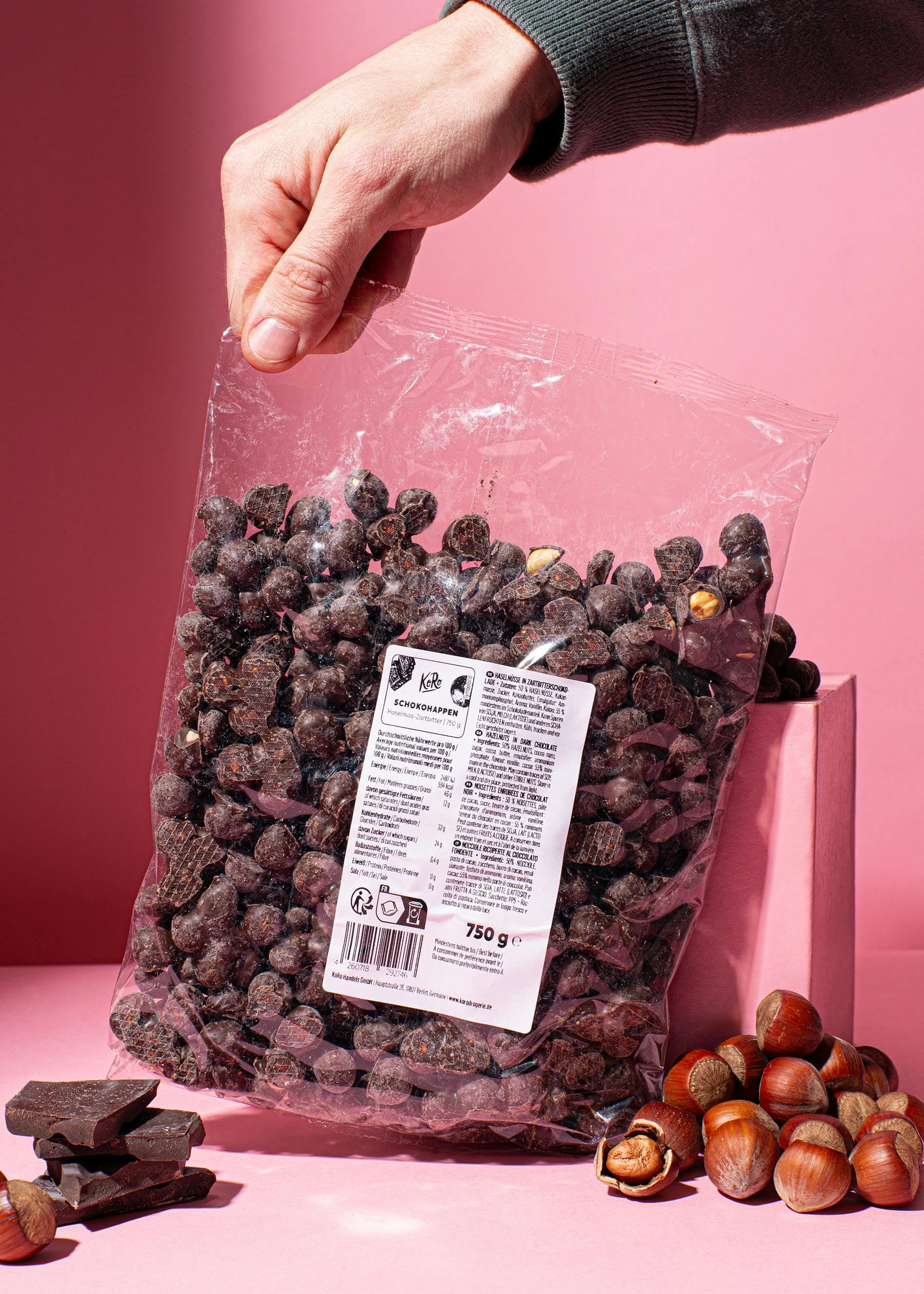 KoRo - Bocconcini di cioccolato fondente e nocciole 750 g - Da gustare come snack o da regalare – Vegetariano – Confezione risparmio da 750 g