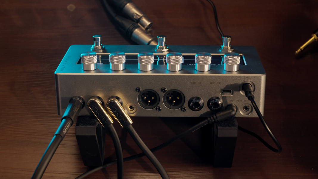 Amazon.com: Darkglass Anagram Bass Multi-Effects Unit Pedal with