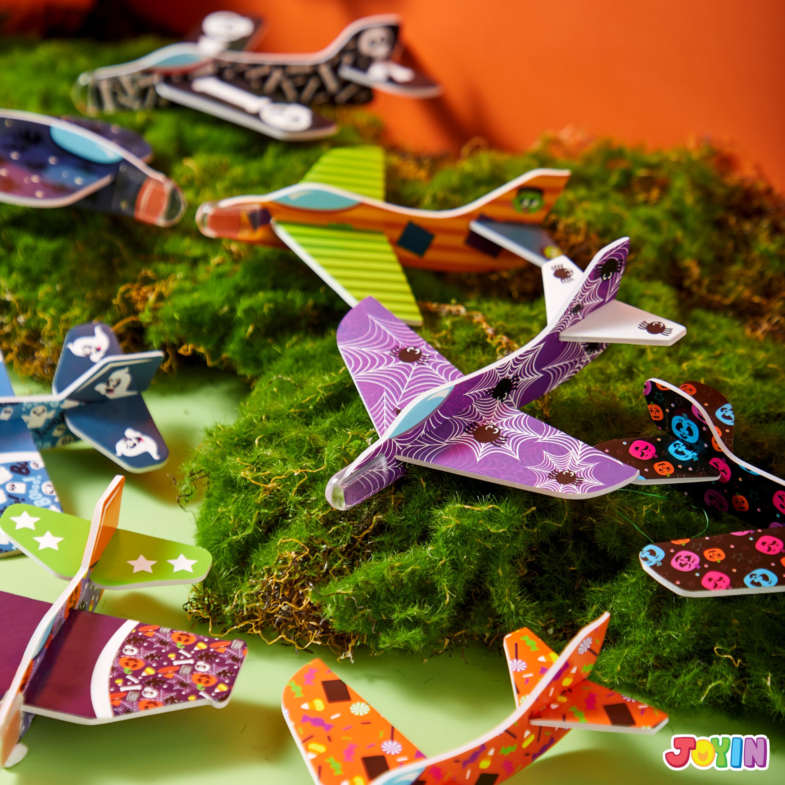 48 aviones planeadores de espuma de Halloween para niños, planeadores de aviones de papel volador, juguetes a granel para regalos de fiesta de Halloween, 12 diseños diferentes de aviones, truco 6