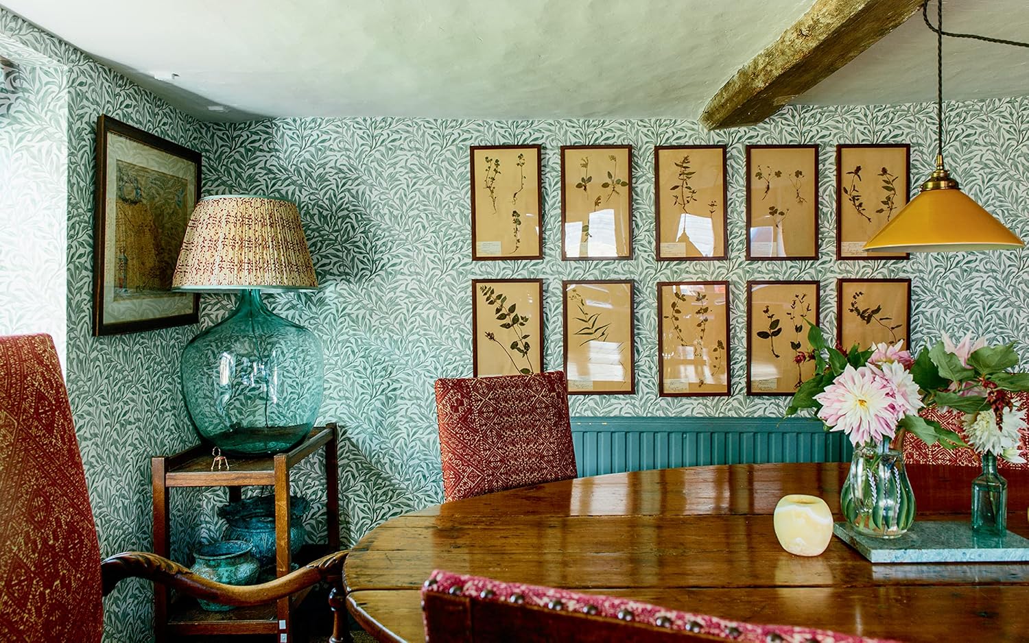 Sacred Spaces: Everyday People and the Beautiful Homes Created Out of Their Trials, Healing, and Victories