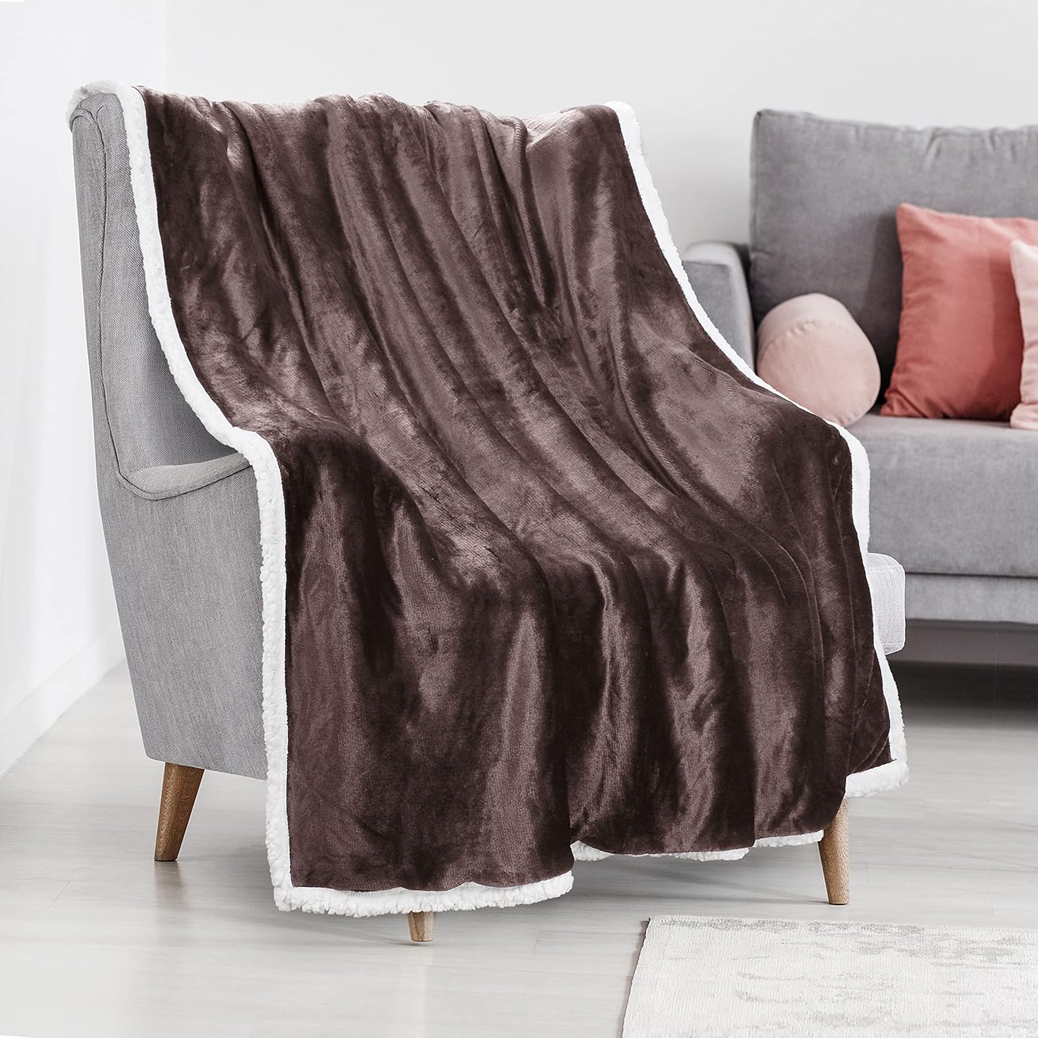 Tirrinia Sherpa Throw Plush Blanket Camel Throw Twin Size 60inch x 80inch Bedding Fleece Reversible Blanket for Bed and Couch, Super Soft Comfy Warm Fuzzy TV Blanket