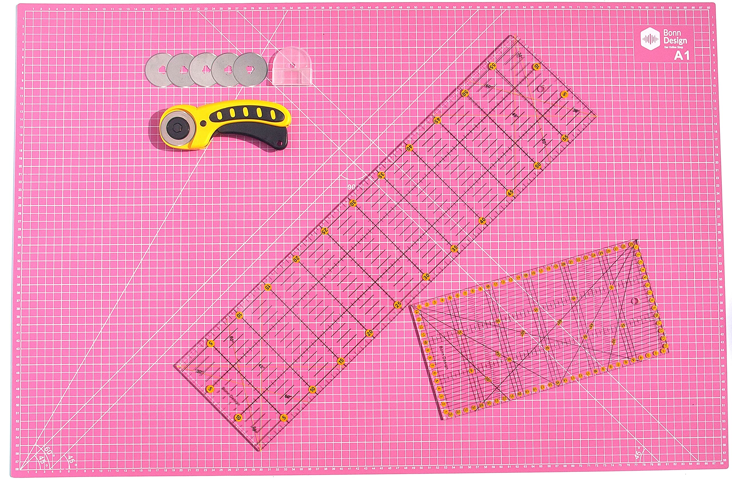45 mm Rollschneider Set inkl. Schneideunterlage A1 90x60cm 5-Lagig + 5x Ersatzklingen + 2x Patchwork-Lineal Premium Stoffschneider selbstheilend Schneidematte im A1-Format Rosa/Schwarz Starter Set
