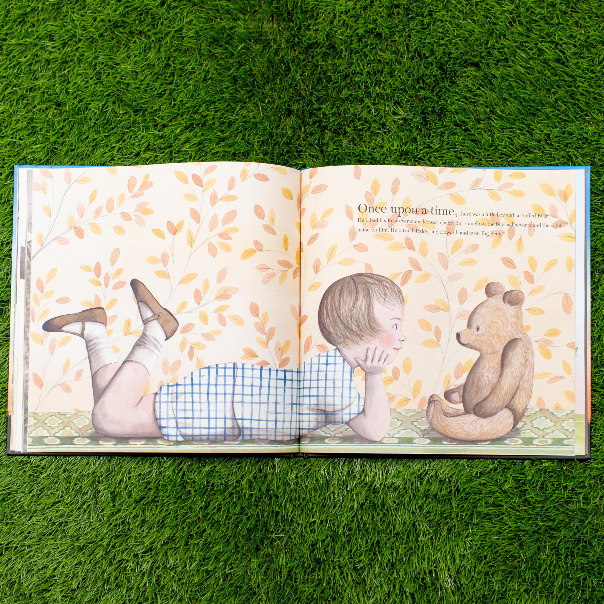 Finding Winnie: The True Story of the World's Most Famous Bear