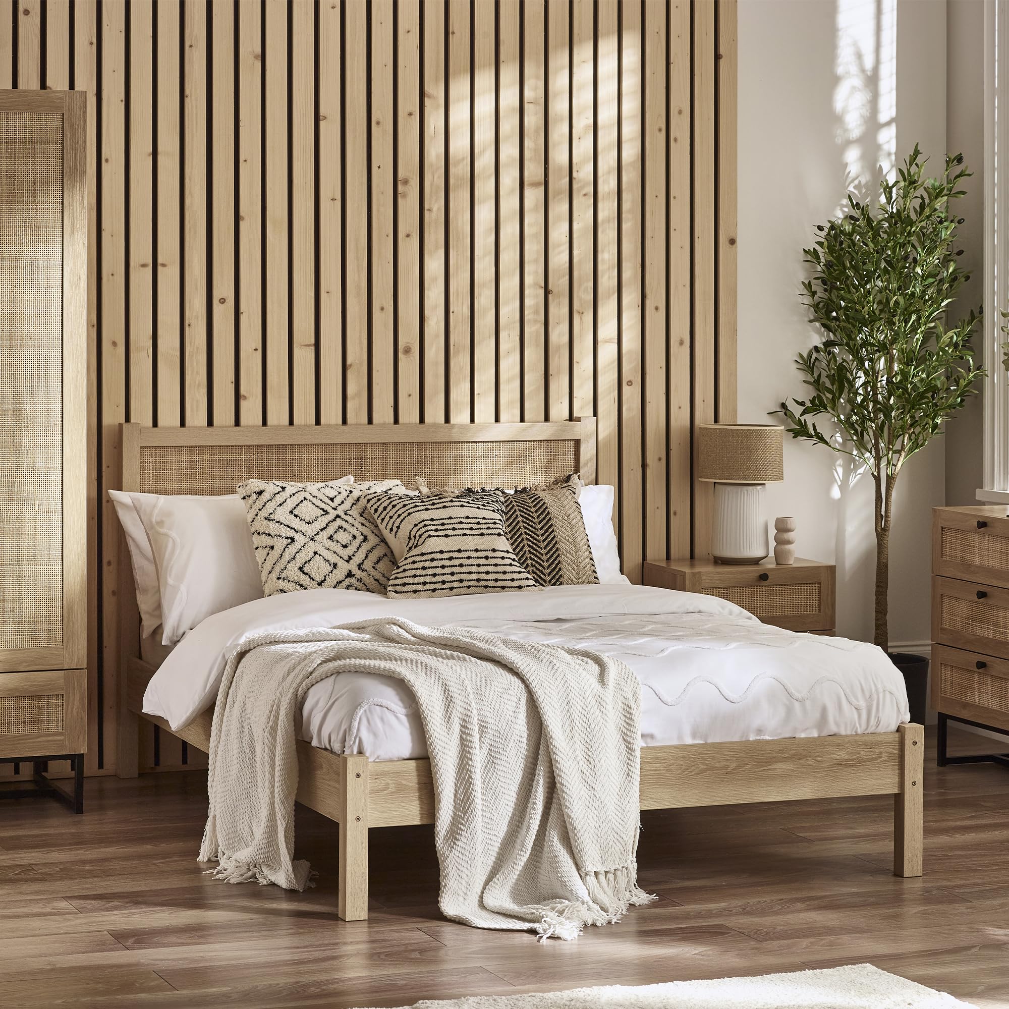 Julian Bowen Padstow Rattan 135Cm Double Bed - Oak