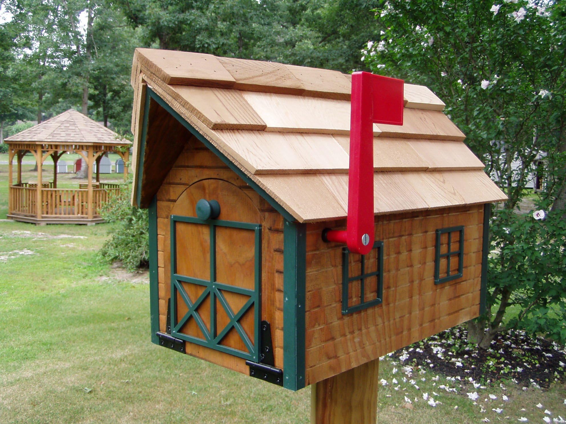 Amazon.com: Amish Handmade Handcrafted Rural Mailbox w Flag Wood Roof ...