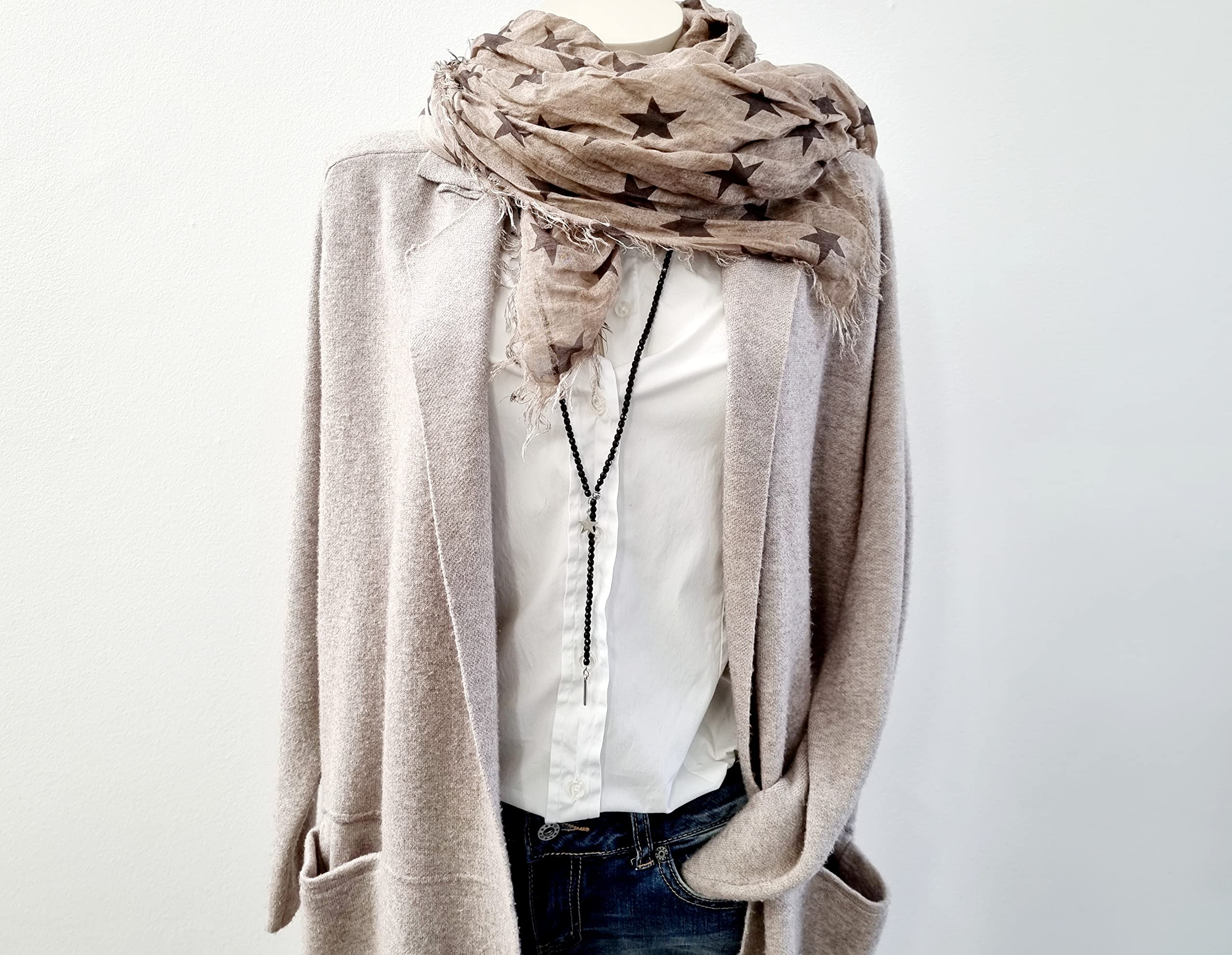Y-Kette Halskette Damen Ypsilonkette lang schwarz glänzend Glasperlen Kette handgefertigt mit Anhänger Stern silber, minimalistischer Modeschmuck, Geschenkidee für Frauen