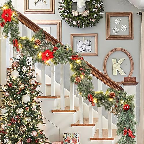 Miniatura 6 de Adeeing Guirnalda de Navidad preiluminada con 20 luces LED, flores de Pascua rojas, bayas y piñas de pino - Guirnalda iluminada de 6 pies para manto