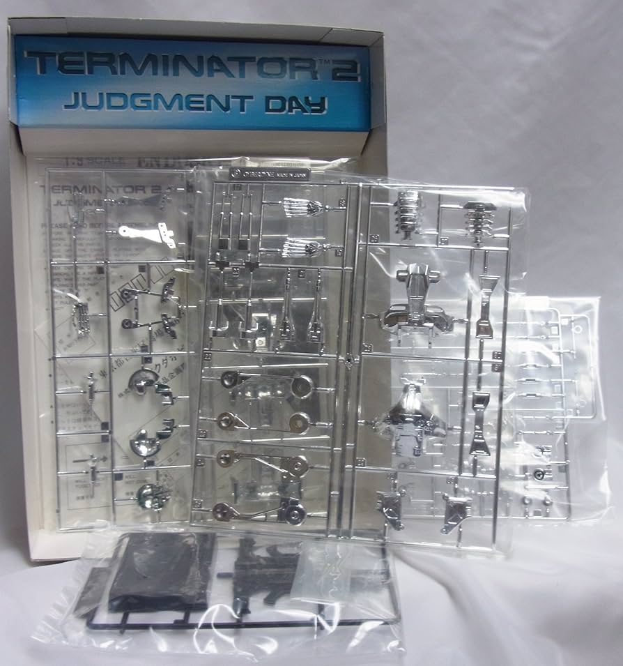 ターミネーター　エンドスケルトン　2体セット Amazon.co.jp: Tsukuda Hobby Plastic Model Kit Terminator 2 1