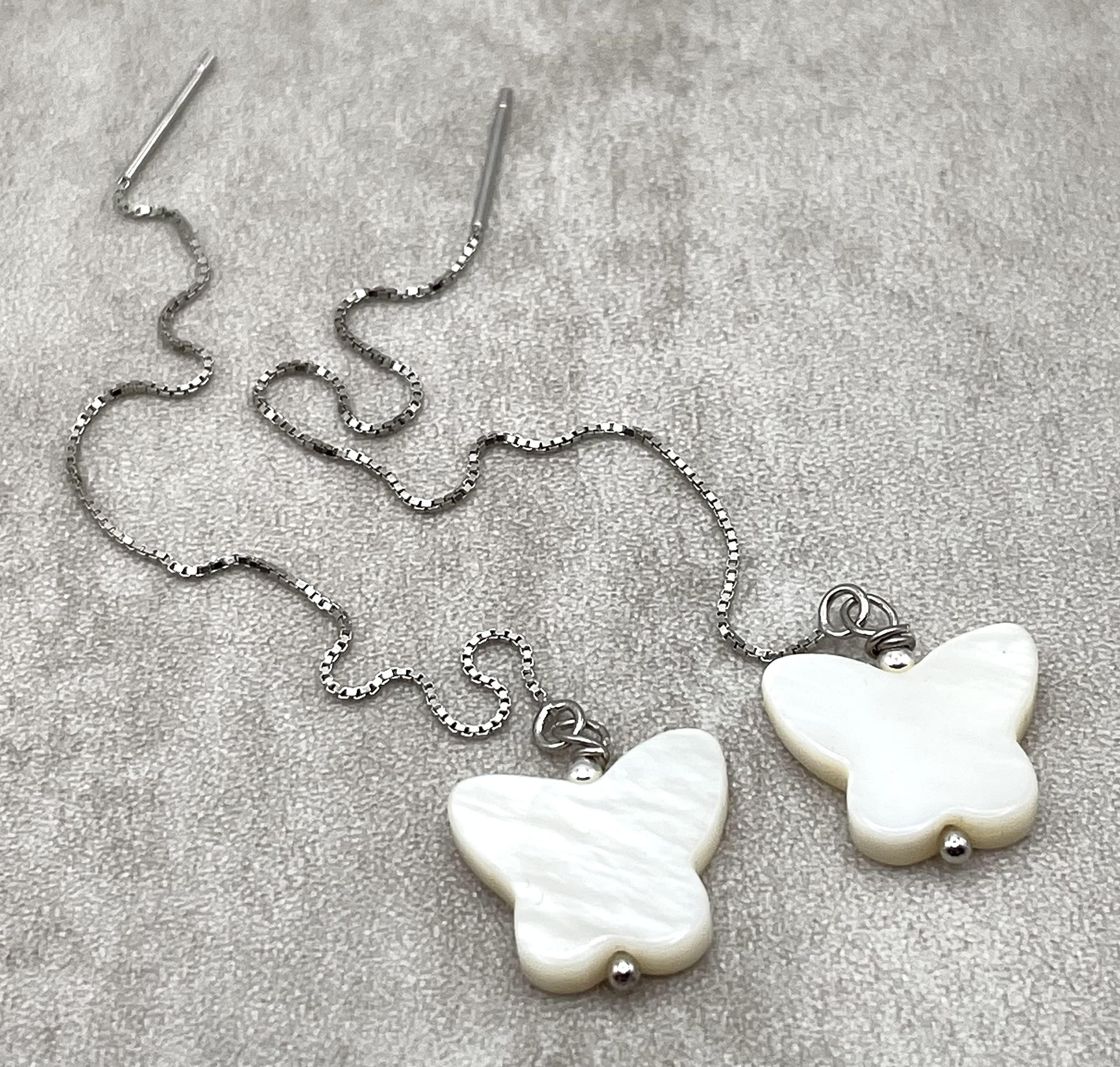 Orecchini a Filo con Farfalle Bianche, Pendenti in Madreperla, Argento 925, Gioielli Minimalisti, Bijoux Estate, Accessori Matrimonio