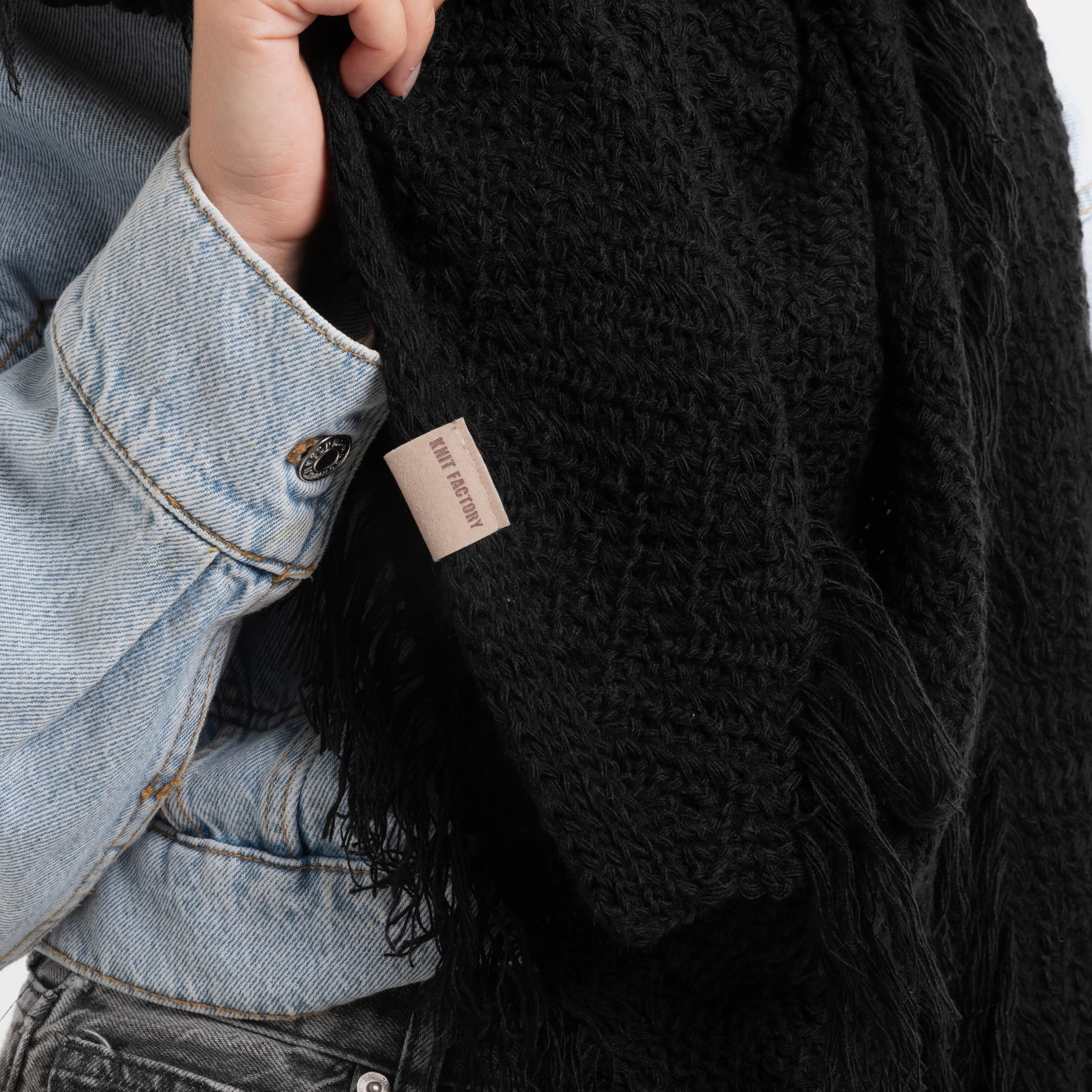 KNIT FACTORY - Dreiecksschal Amber - Damen Strickschal mit Wolle - Umschlagtuch für den Herbst und Winter - Winterschal - Dreieckstuch - Hochwertige Qualität - XXL Schal - 190x85 cm