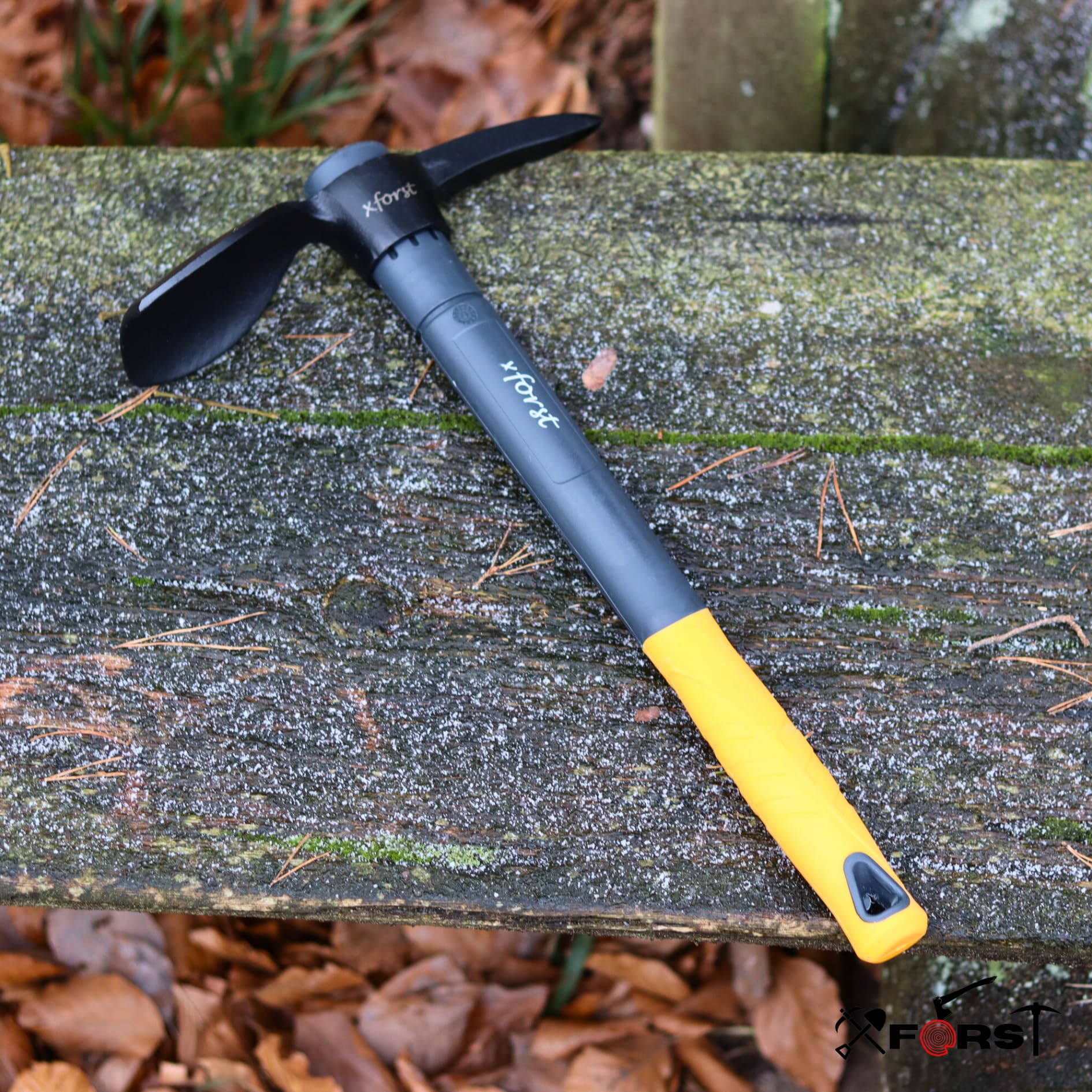Xforst Piccolo piccone X-M3A – Piccone da giardino con manico in fibra di vetro e testa in acciaio – Piccola zappa per giardino, campeggio, piante e aiuole – 40 cm – Durevole ed ergonomico