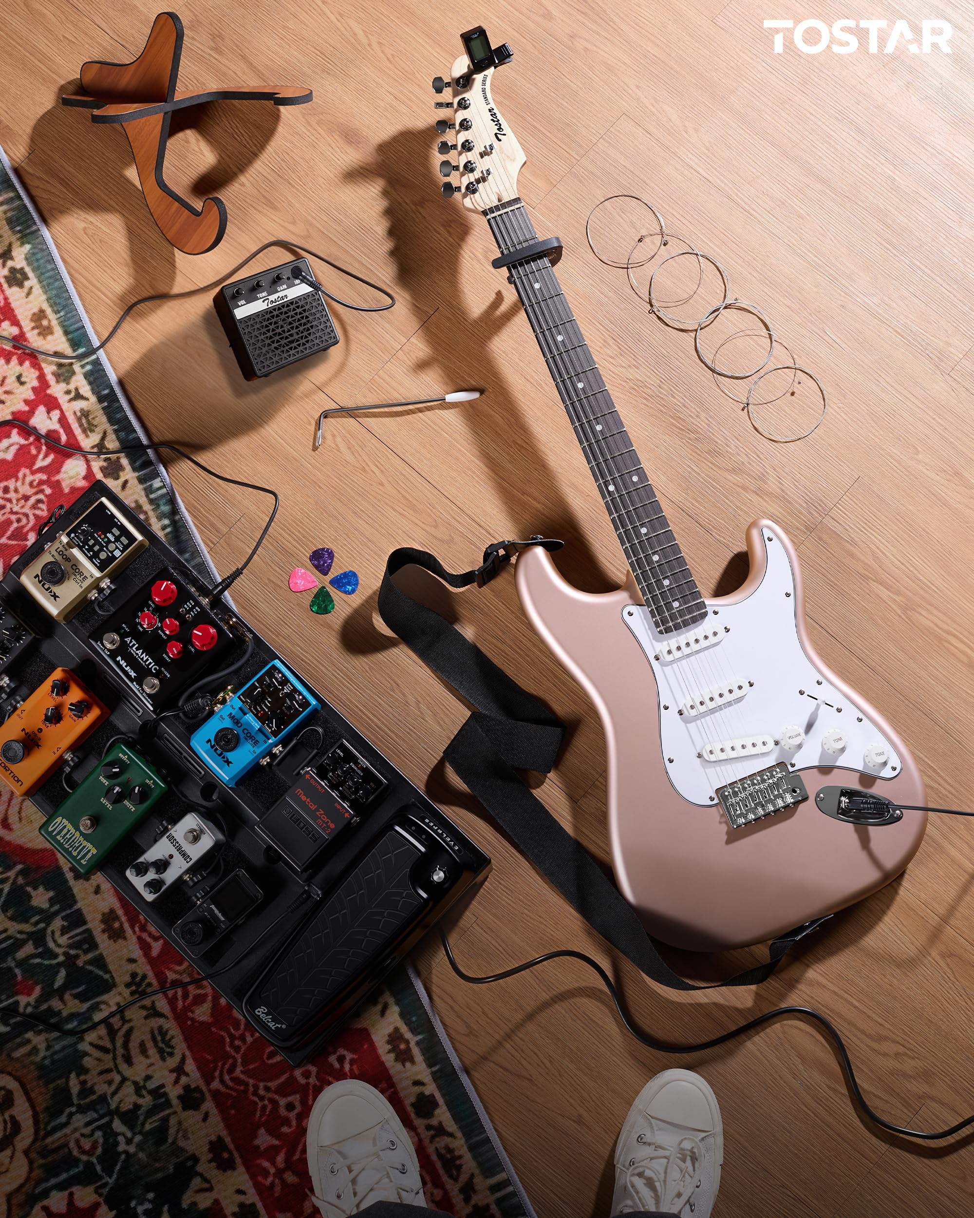 Kit per chitarra elettrica per principianti da 99 cm con amplificatore e pickup HSS, set completo per principianti con elementi essenziali, custodia da concerto, corde extra, accordatore digitale