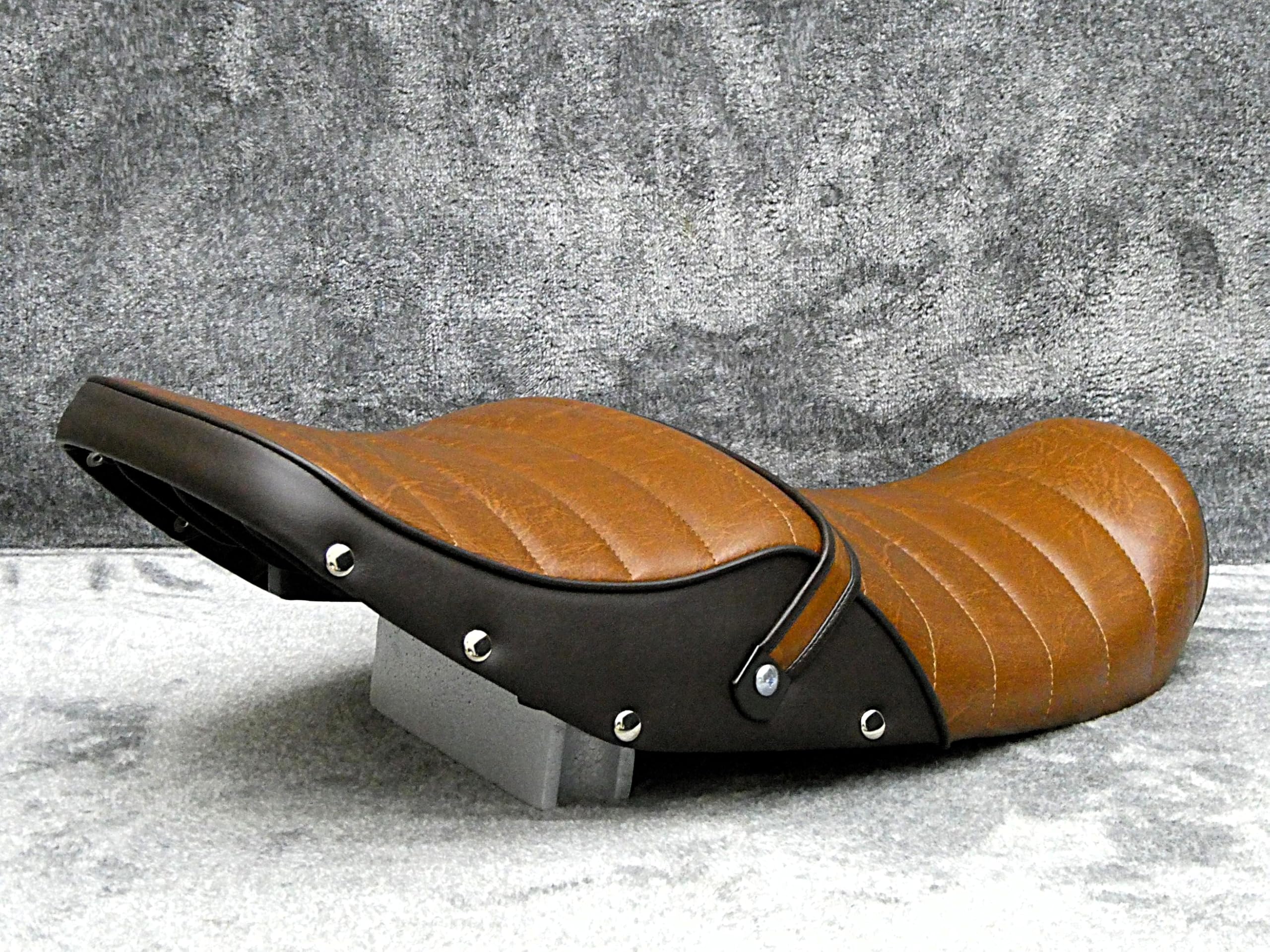 Amazon | ZRX400 タックロール シート (茶レザー ツートン 鋲