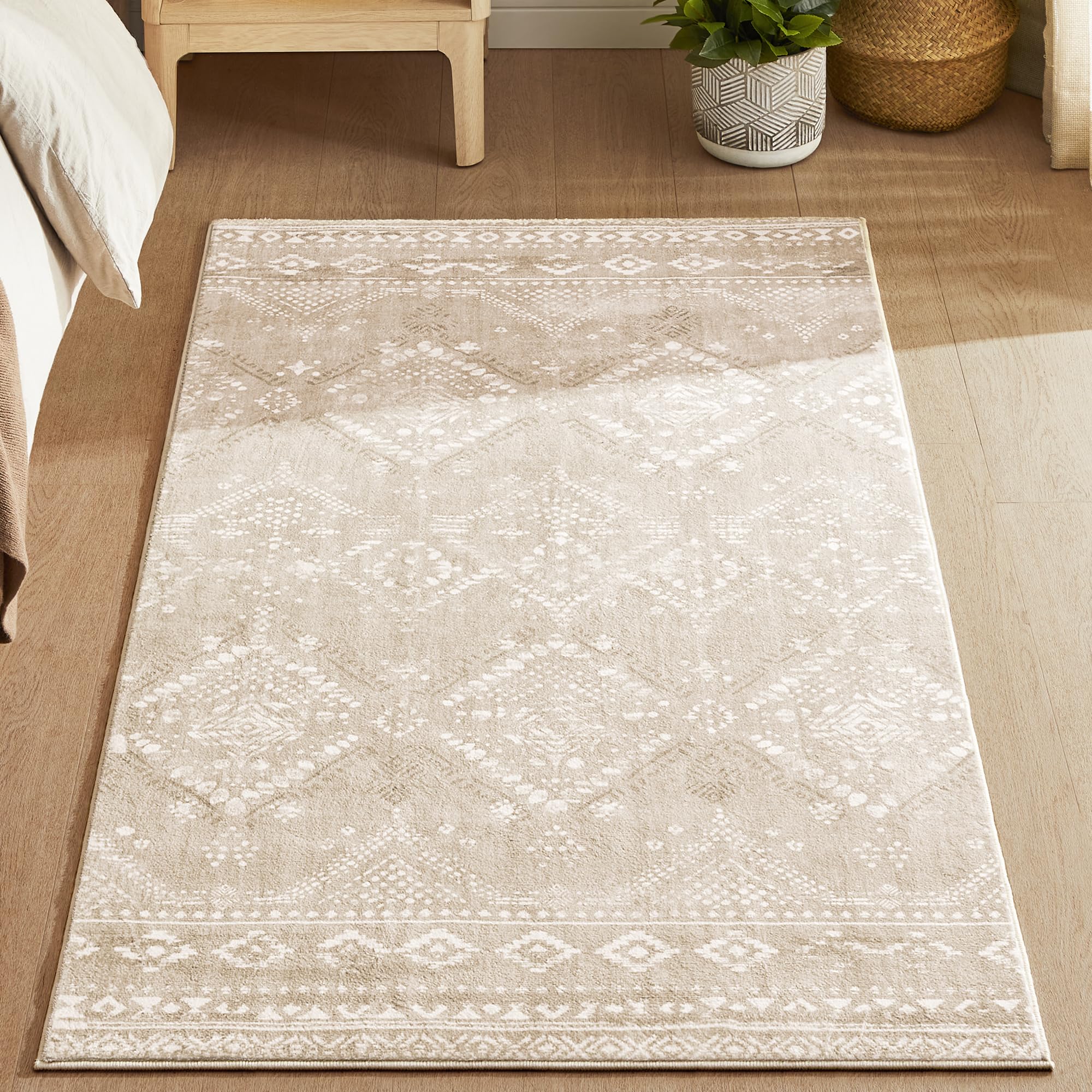 SONGMICS HOME Alfombra, 80 x 150 cm, Alfombra Antideslizante, Decoración del Hogar, para Salón, Dormitorio, Lavable a Máquina, Estilo Moderno, Beige Capuchino TAR026K01V1
