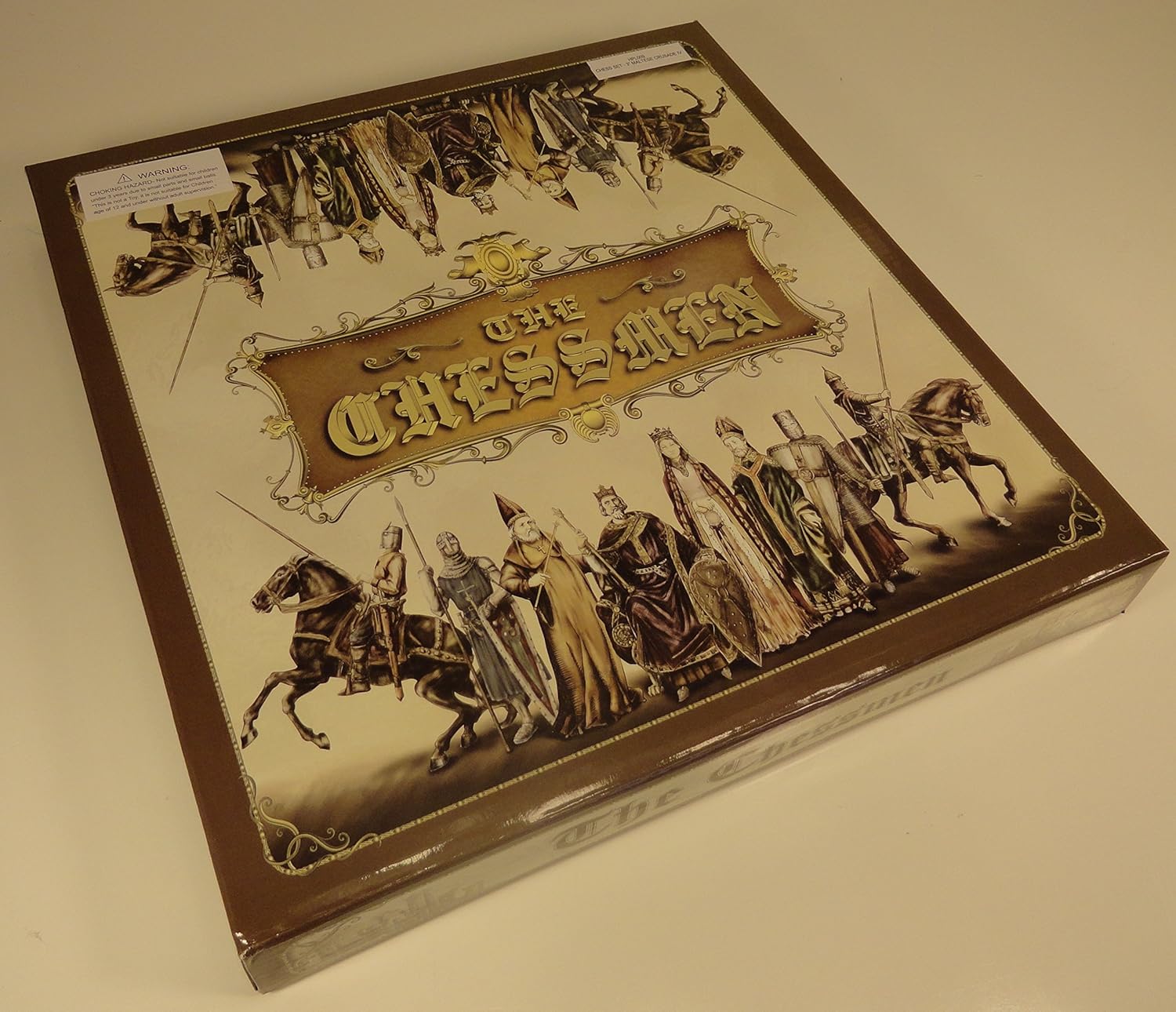 Medieval Times Crusades White & Blue Chess Set Hand Painted w/ Black & White Gloss Board