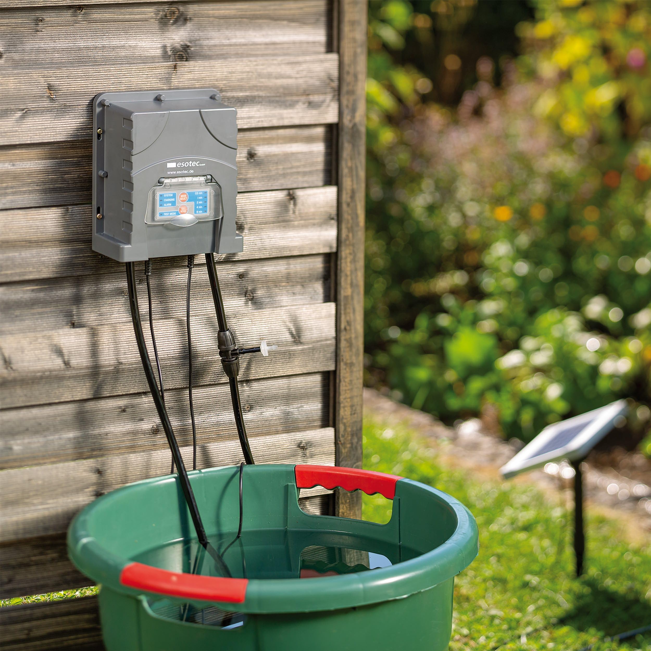 Esotec Solar Bewässerungssystem WaterSpray Professional, 20 Sprüher, Bewässerungscomputer Pflanzenbewässerung, automatische Bewässerung Garten Hochbeet Balkon Gewächshaus, 101122