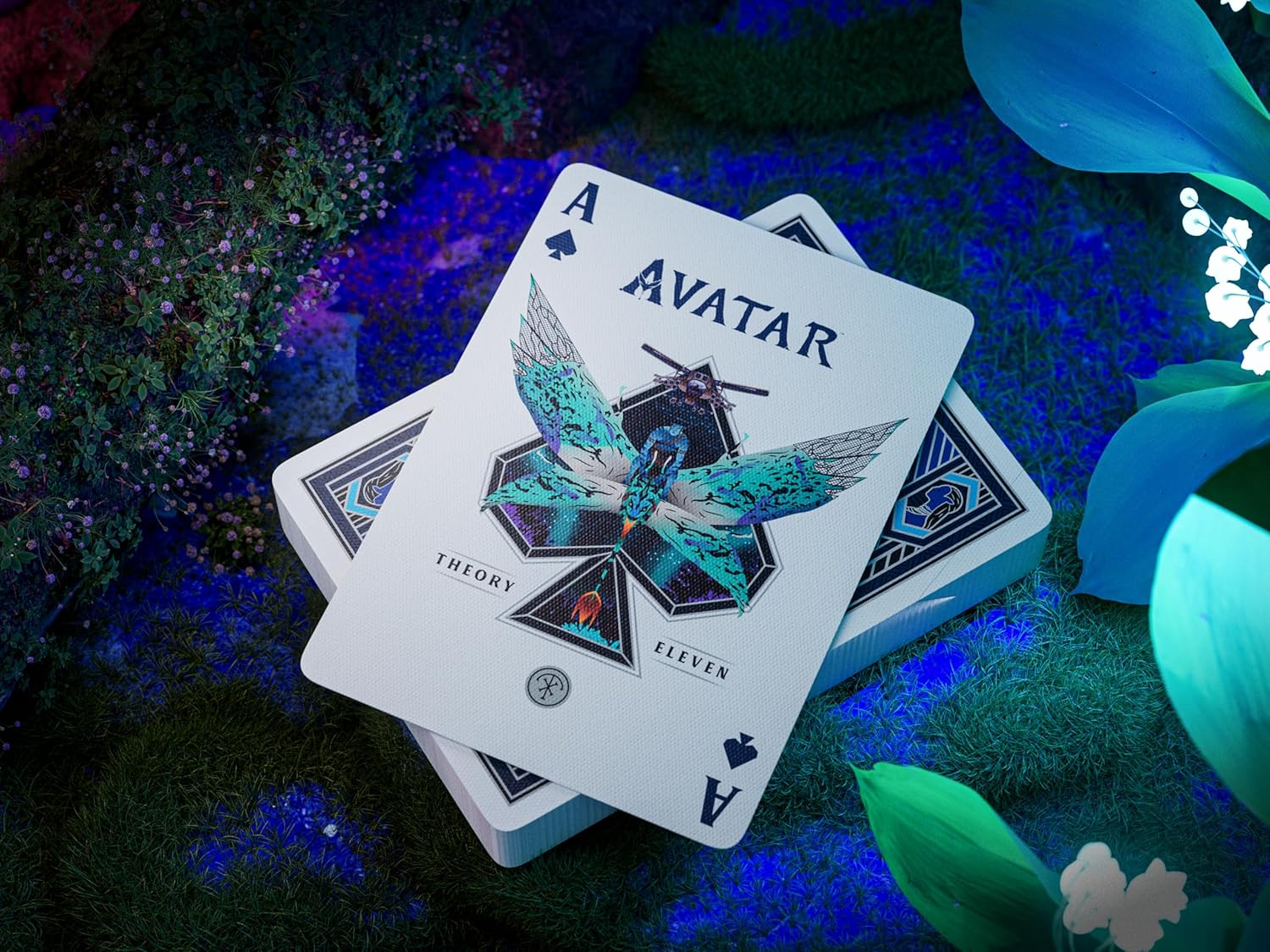 theory11 Avatar Playing Cards Eye of Eywa Edition | Official Collector's Deck | Bioluminescent Na'vi Design | Foil Embossed Tuck Box | Loved by Avatar Fans