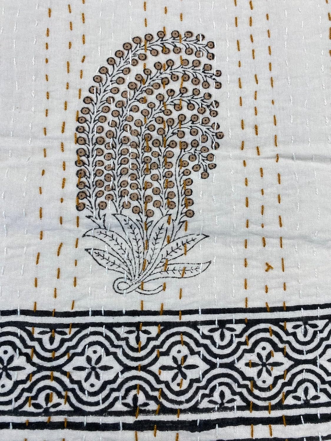 Handmade Kantha Quilt – White with Peach Floral Print | 100% Cotton Lightweight Bedspread Blanket (White Base with Peach Floral Print, King (108X108), Block Printed Floral Booti)